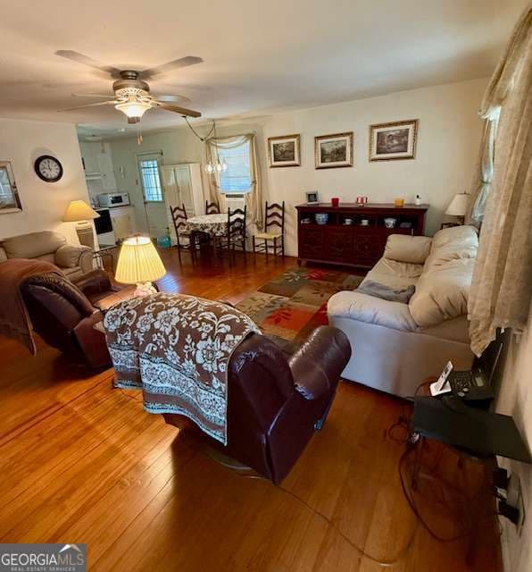 2 bedroom, 1 bathroom, 884 sq ft single family residence for sale at 164 Beaver Road, Mershon, GA 31551 — photo 4