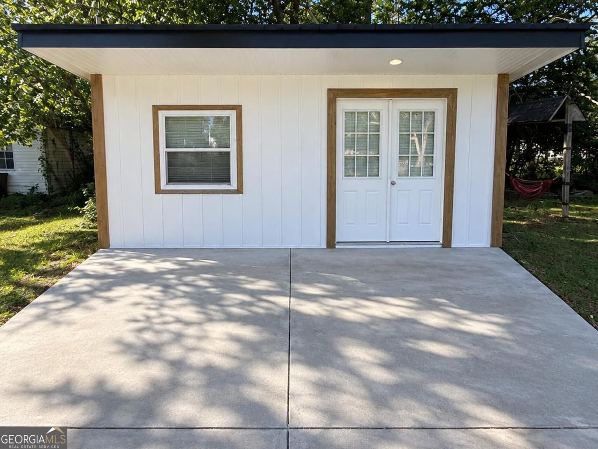 1 bedroom, 2 bathroom manufactured home,single family residence for sale at 606 W 7th Street, Alma, GA 31510 — photo 3