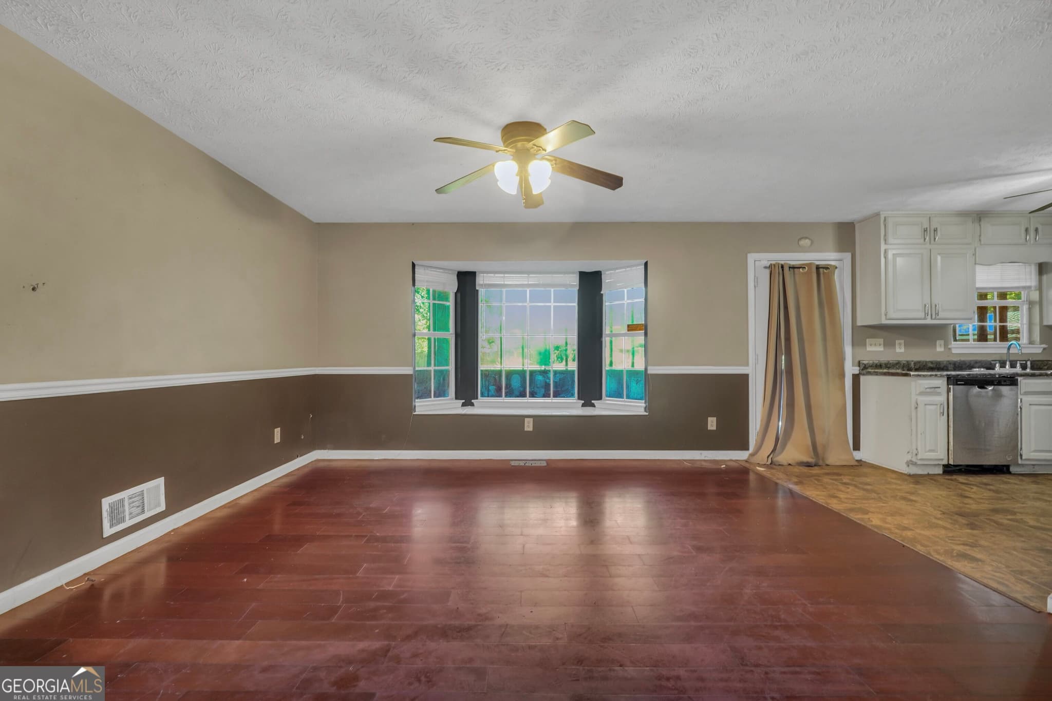 3 bedroom, 2 bathroom, 1,972 sq ft single family residence for sale at 76 Harold Drive, Mcdonough, GA 30253 — photo 6