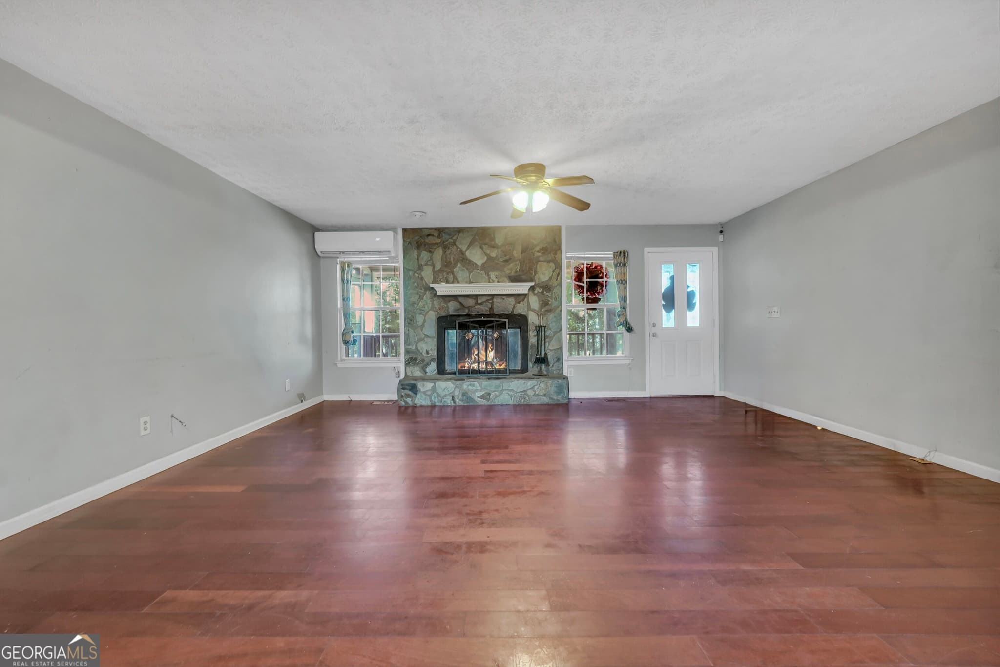 3 bedroom, 2 bathroom, 1,972 sq ft single family residence for sale at 76 Harold Drive, Mcdonough, GA 30253 — photo 4