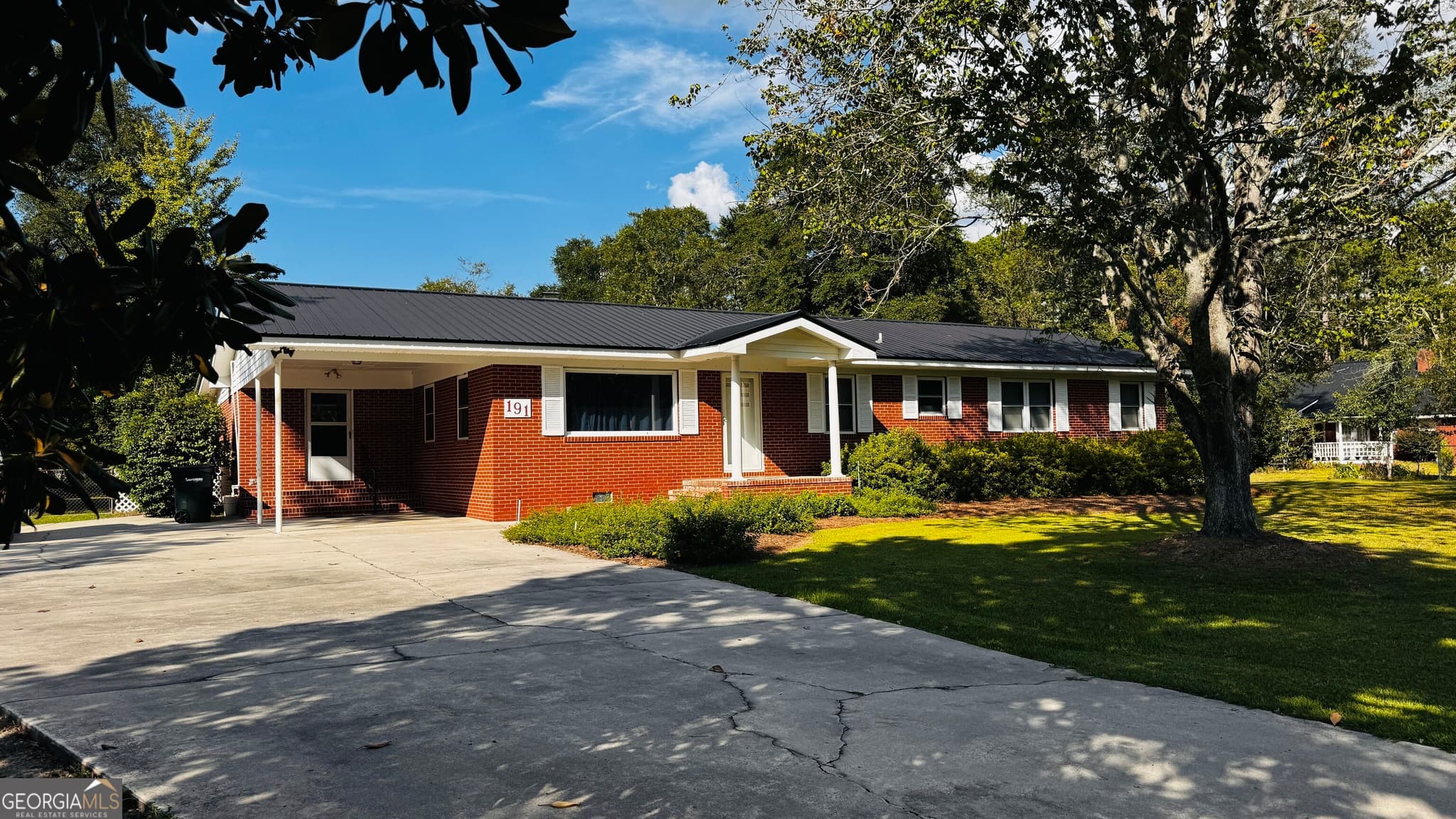3 bedroom, 2 bathroom, 2,210 sq ft single family residence for sale at 191 Smith Avenue, Reidsville, GA 30453 — photo 2