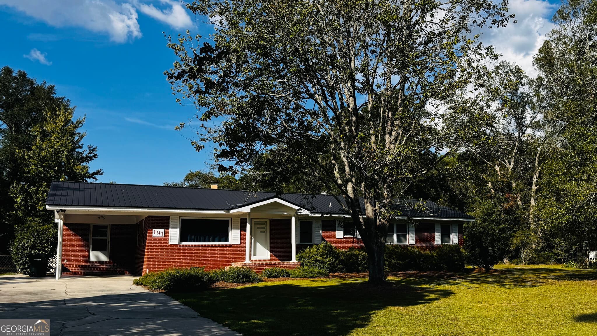 3 bedroom, 2 bathroom, 2,210 sq ft single family residence for sale at 191 Smith Avenue, Reidsville, GA 30453