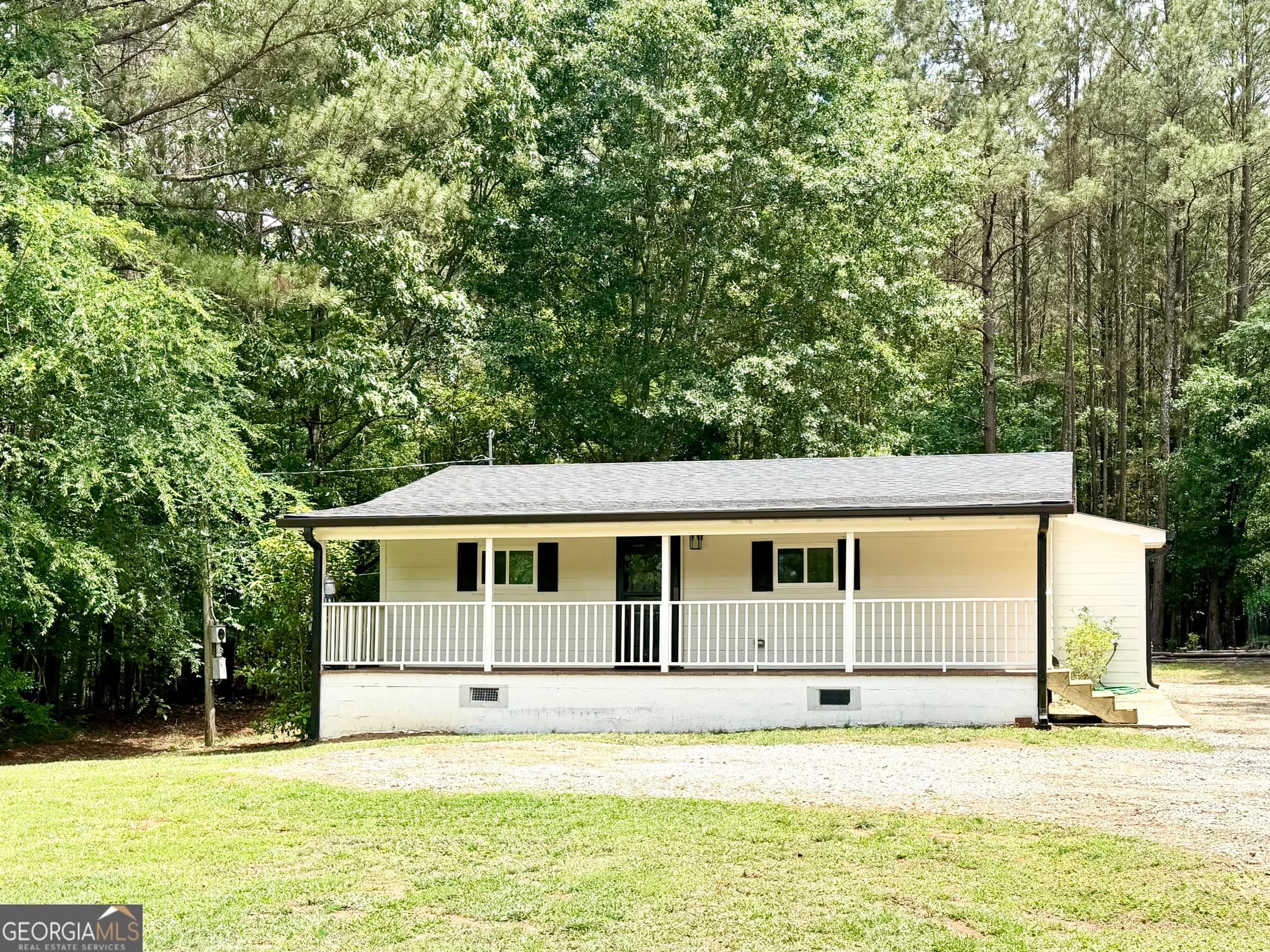 2 bedroom, 1 bathroom, 816 sq ft single family residence sold at 1381 Oconee Road, Buckhead, GA 30625