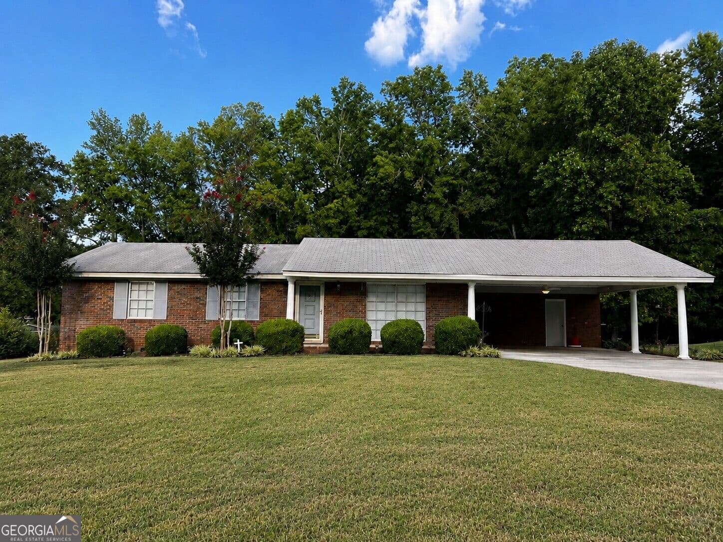 3 bedroom, 2 bathroom, 1,768 sq ft single family residence for sale at 108 Skyline Drive, Barnesville, GA 30204 — photo 1 of 31