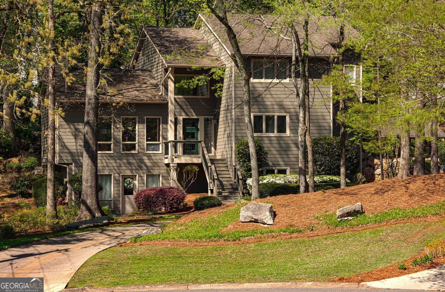 4 bedroom, 3.5 bathroom, 4,268 sq ft single family residence sold at 95 Messina Way, Sandy Springs, GA 30328