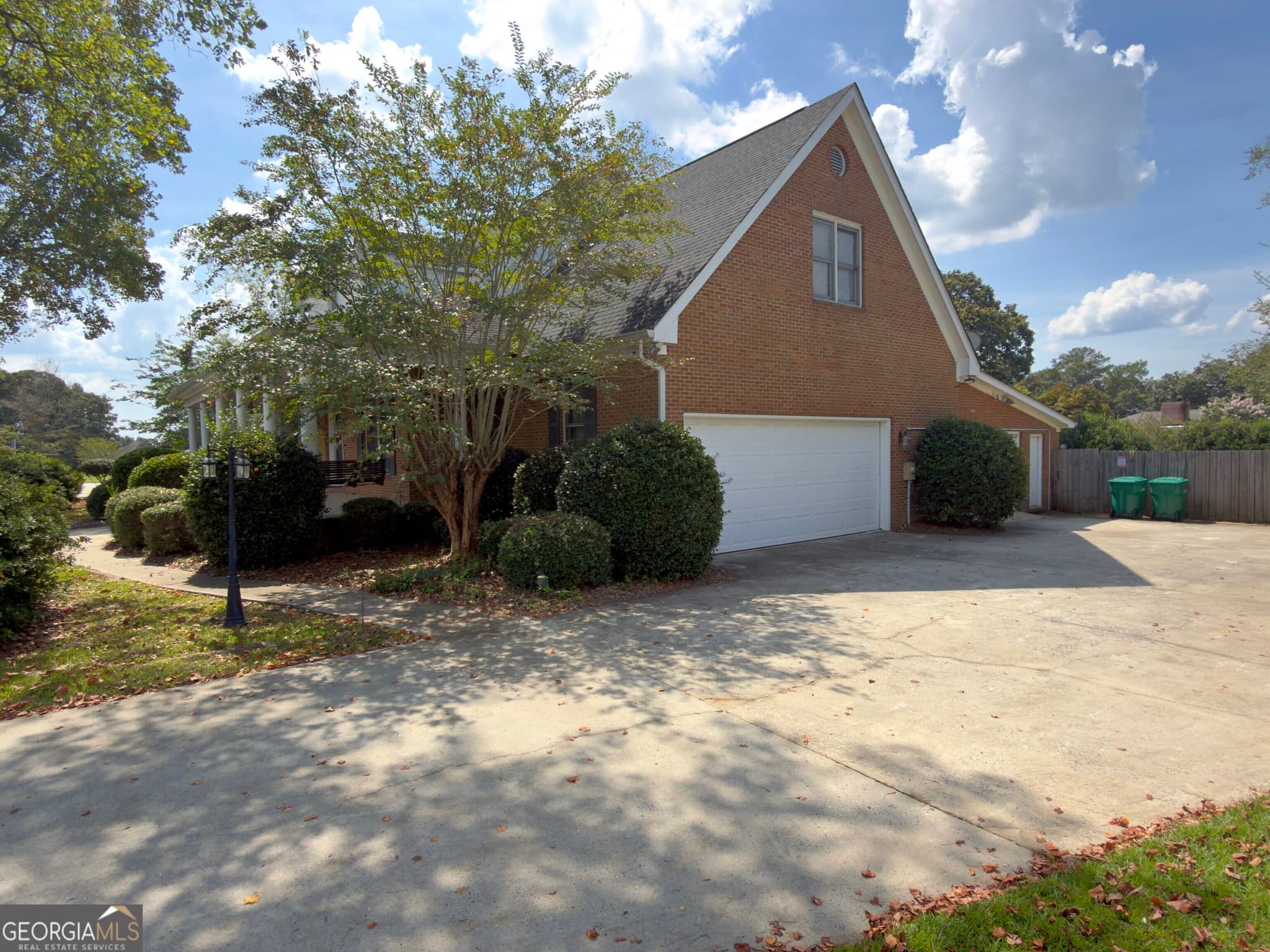 4 bedroom, 3.5 bathroom, 3,557 sq ft single family residence for sale at 122 Partridge Trail, Warner Robins, GA 31088 — photo 3