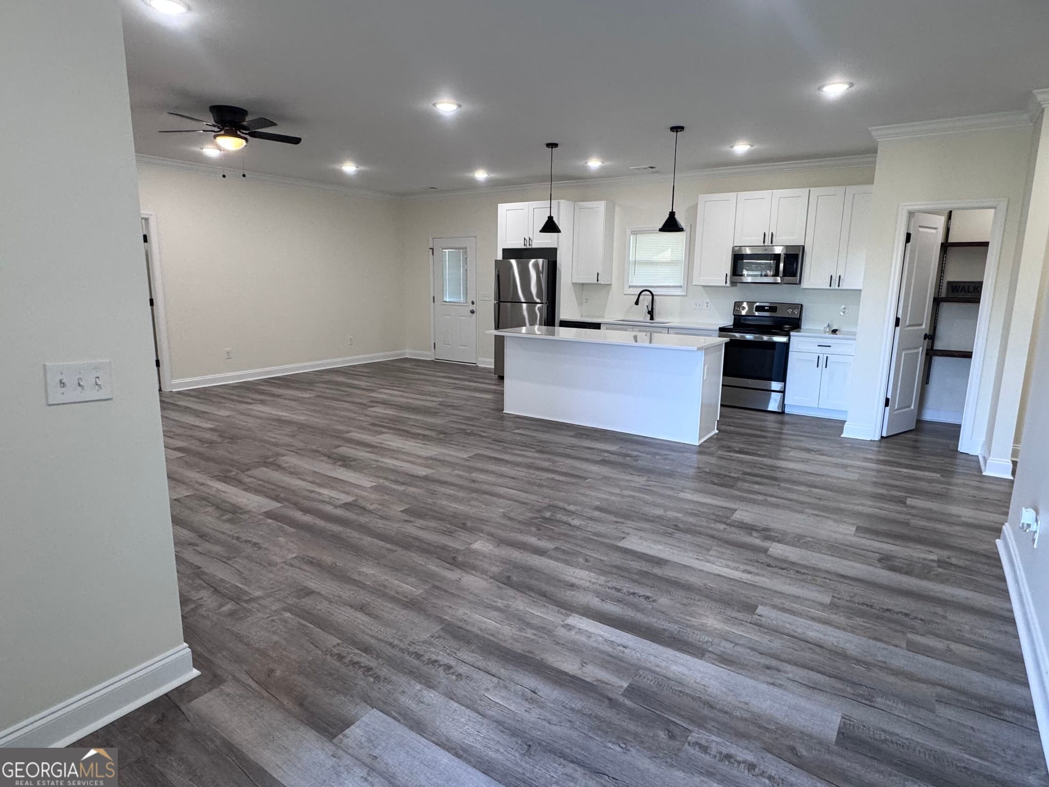 4 bedroom, 2 bathroom, 2,012 sq ft single family residence for rent at 340 Mace Cannon Road, Dublin, GA 31021 for $2,400 a month — photo 3