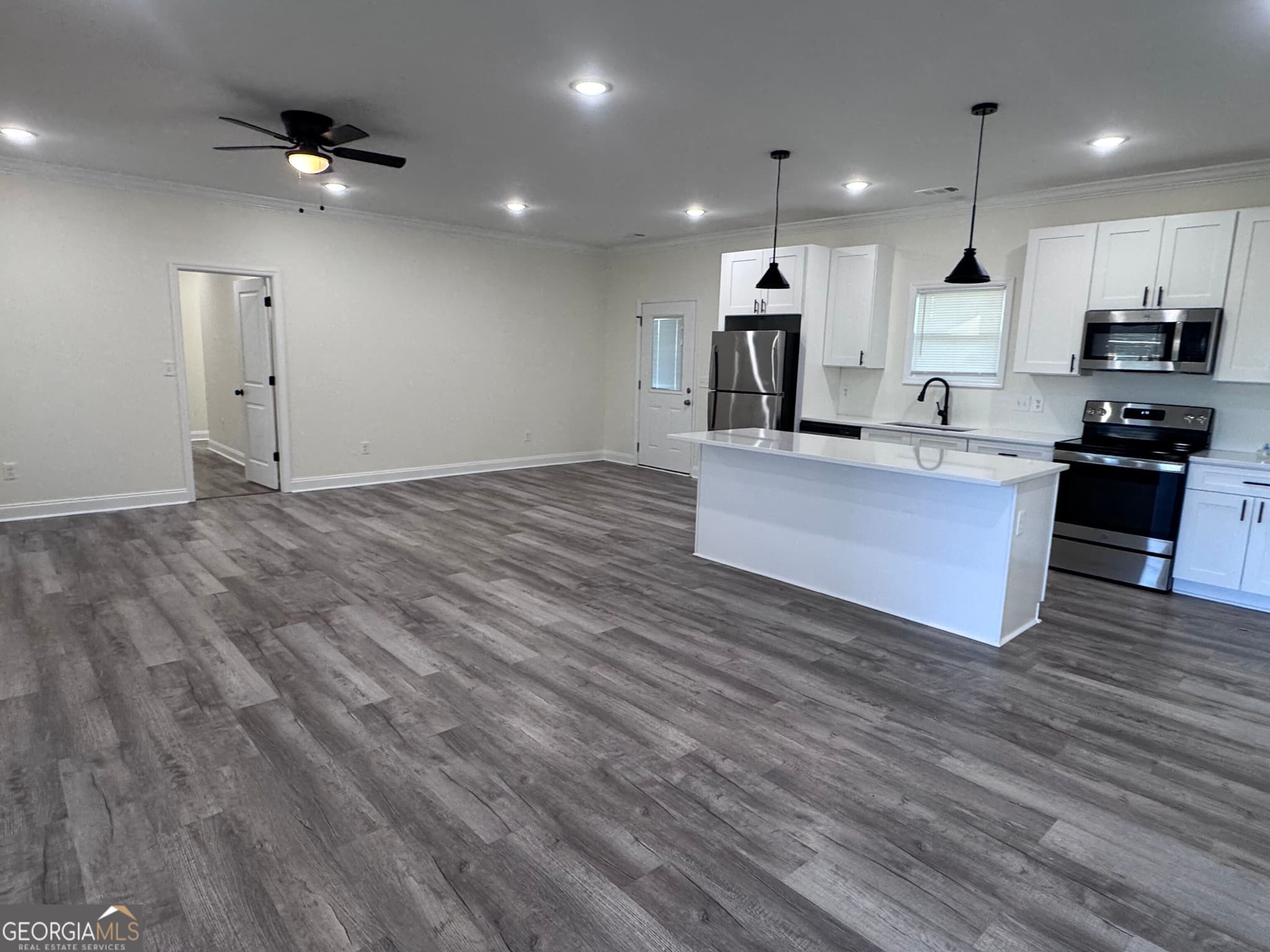 4 bedroom, 2 bathroom, 2,012 sq ft single family residence for rent at 340 Mace Cannon Road, Dublin, GA 31021 for $2,400 a month — photo 4