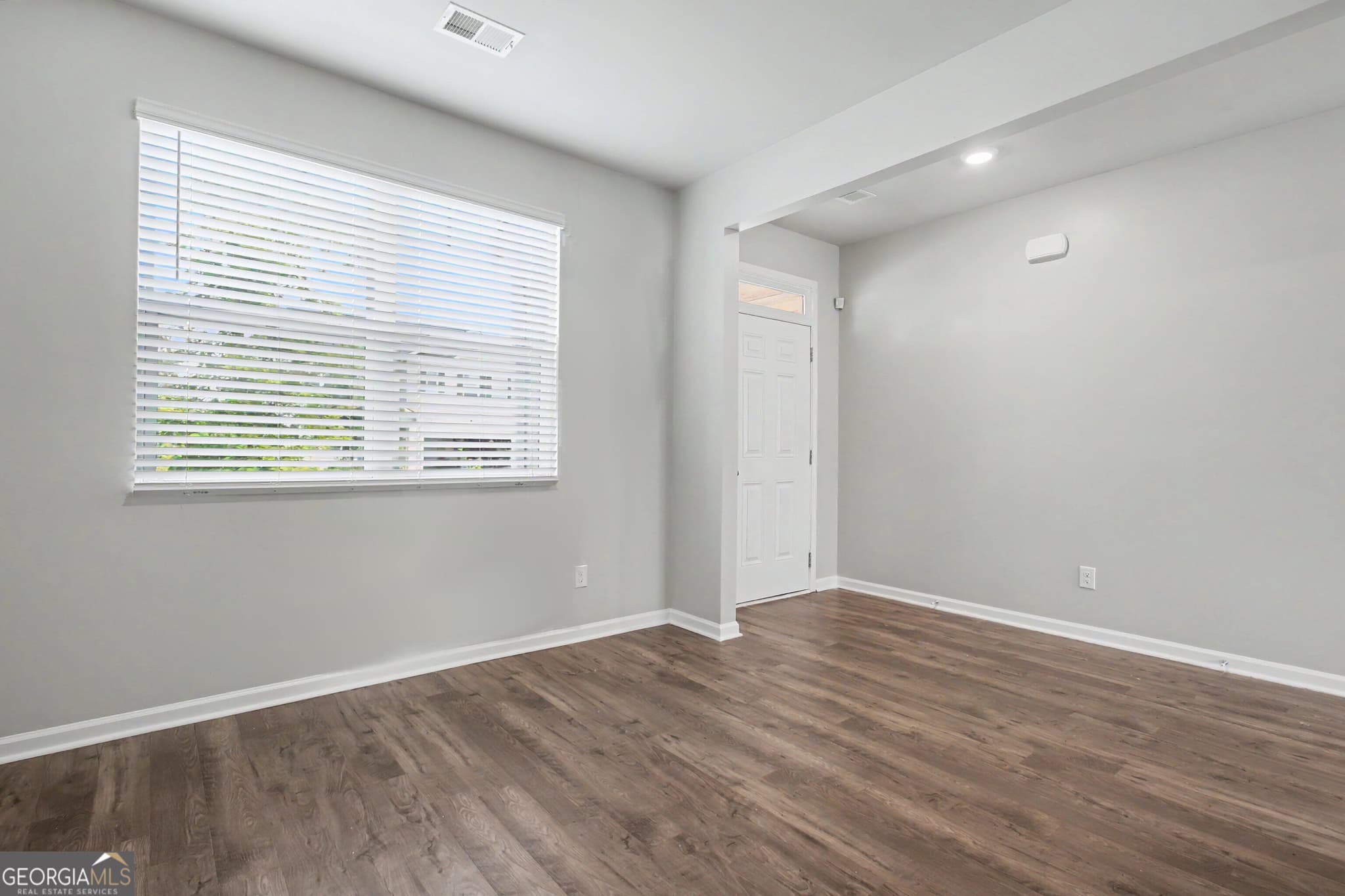 4 bedroom, 2.5 bathroom, 2,382 sq ft single family residence for sale at 19 White Spruce Way, Newnan, GA 30265 — photo 6