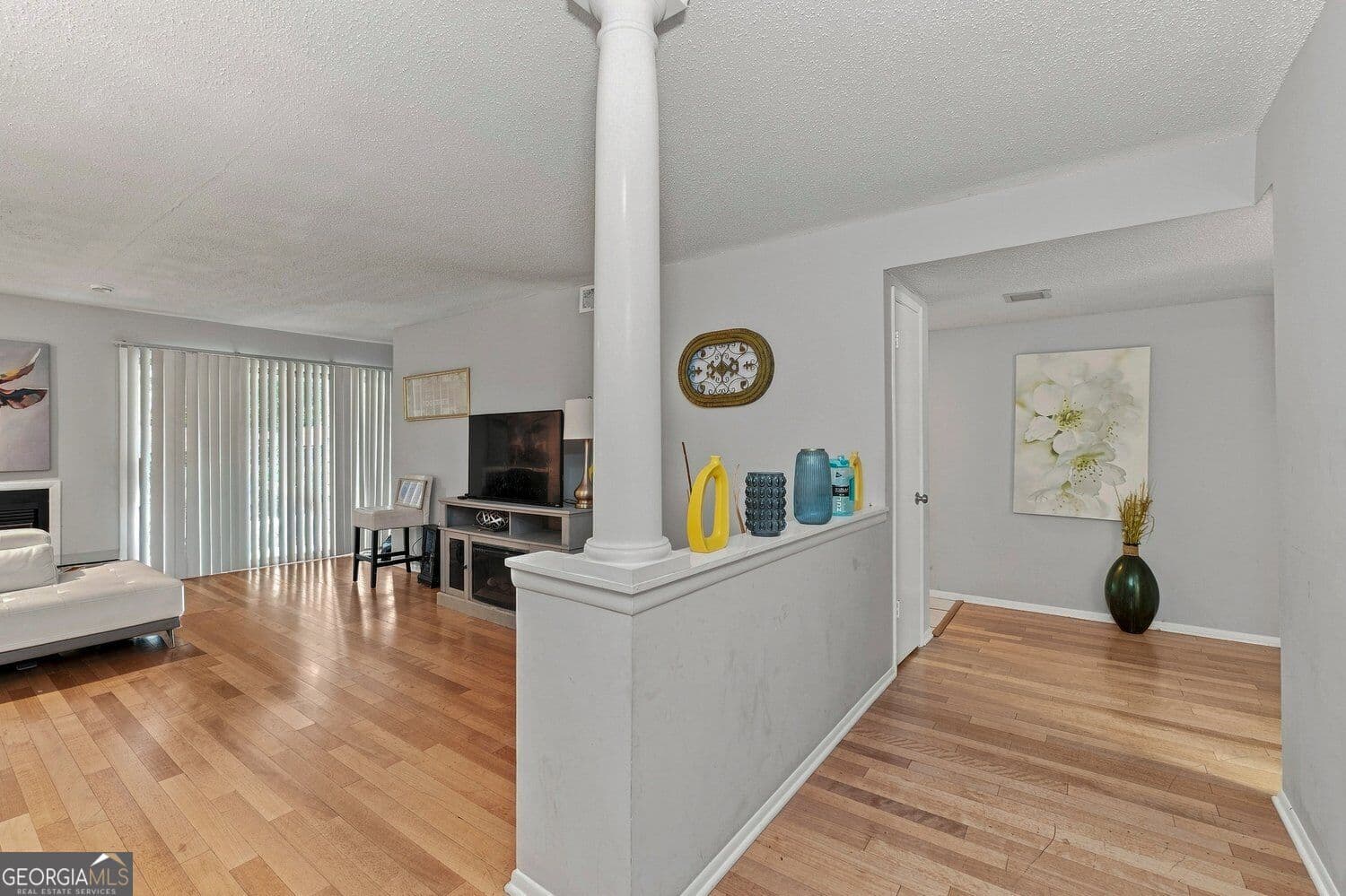 2 bedroom, 2 bathroom, 1,404 sq ft condominium for sale at 17 Little Silver Court 17, Smyrna, GA 30080 — photo 3