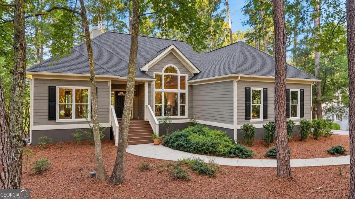 4 bedroom, 4 bathroom, 3,768 sq ft single family residence for sale at 1181 Shoulder Bone Circle, Greensboro, GA 30642 — photo 6