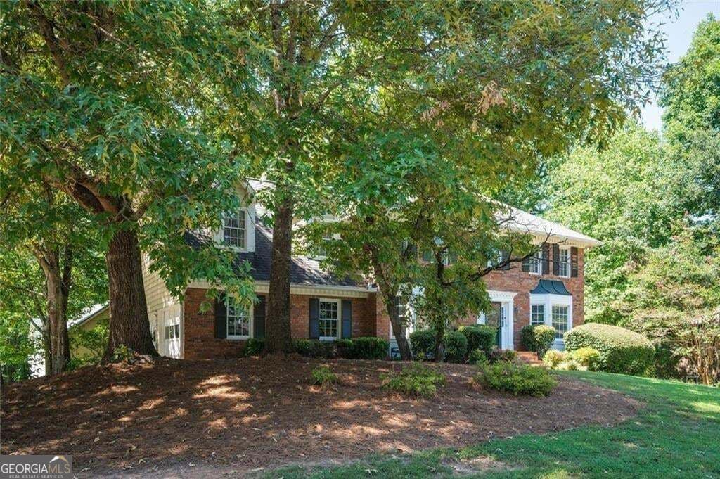 7 bedroom, 4.5 bathroom, 3,636 sq ft single family residence for sale at 4962 Thornwood Trace, Acworth, GA 30102 — photo 3