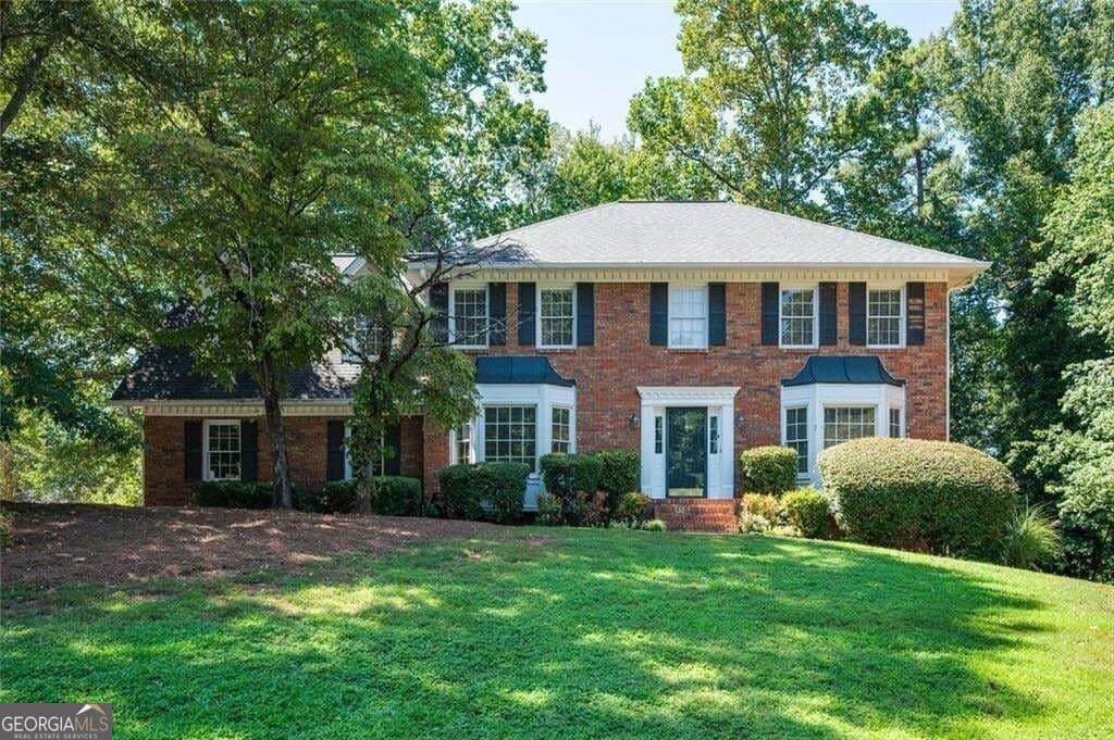 7 bedroom, 4.5 bathroom, 3,636 sq ft single family residence for sale at 4962 Thornwood Trace, Acworth, GA 30102