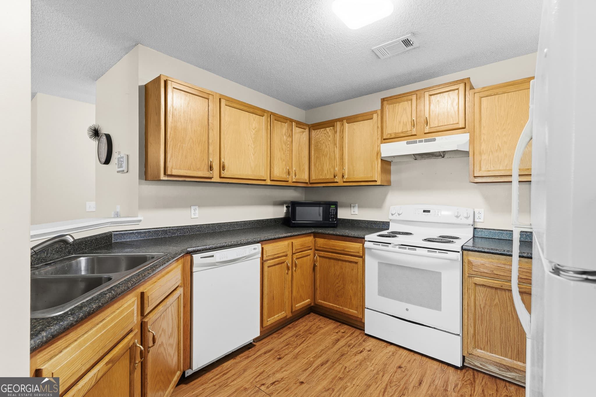 4 bedroom, 2 bathroom single family residence for sale at 1908 Comet Avenue, Savannah, GA 31405 — photo 6