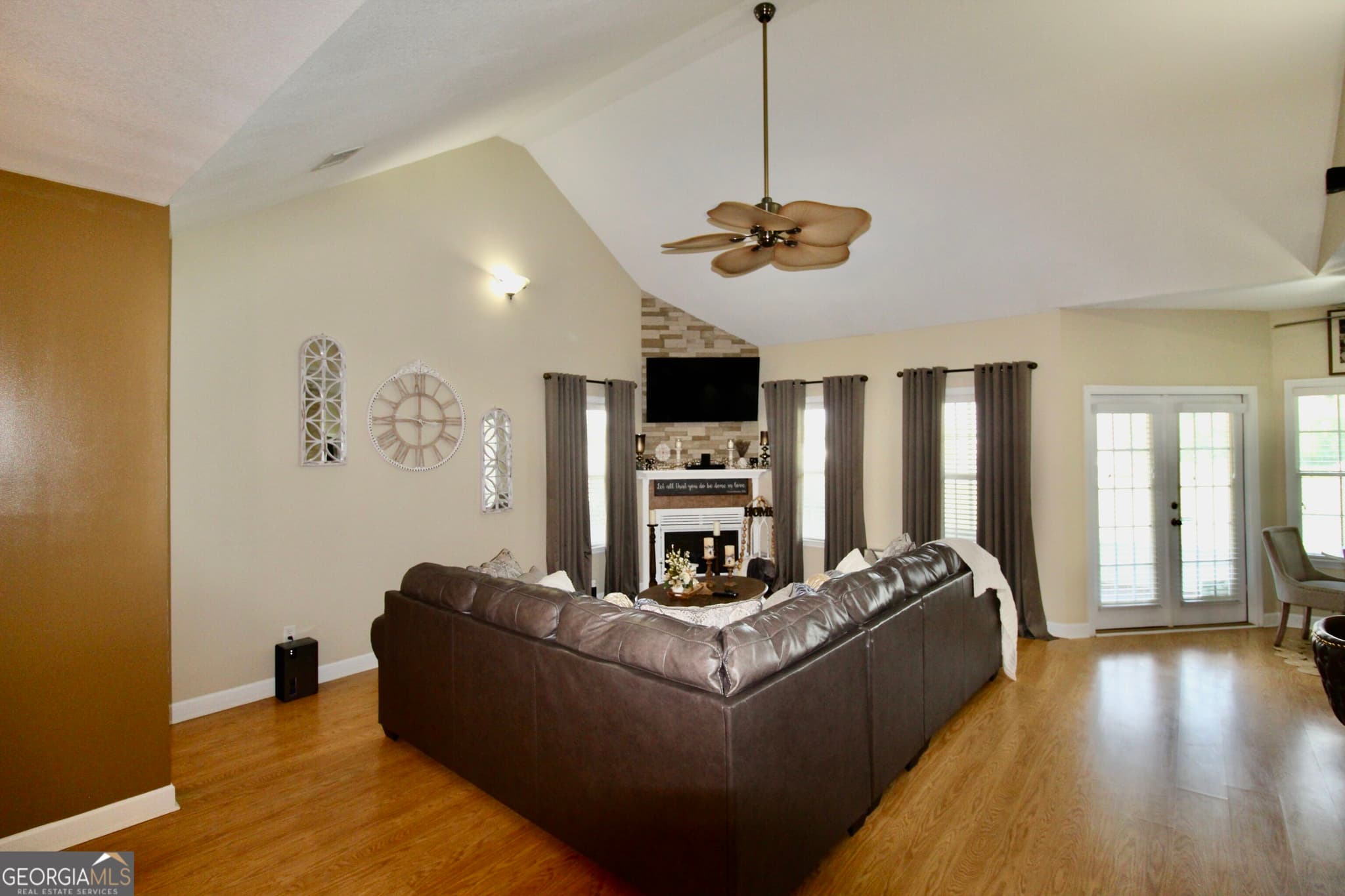 3 bedroom, 2 bathroom, 1,810 sq ft single family residence under contract at 3344 Possum Creek Road, Ray City, GA 31645 — photo 7