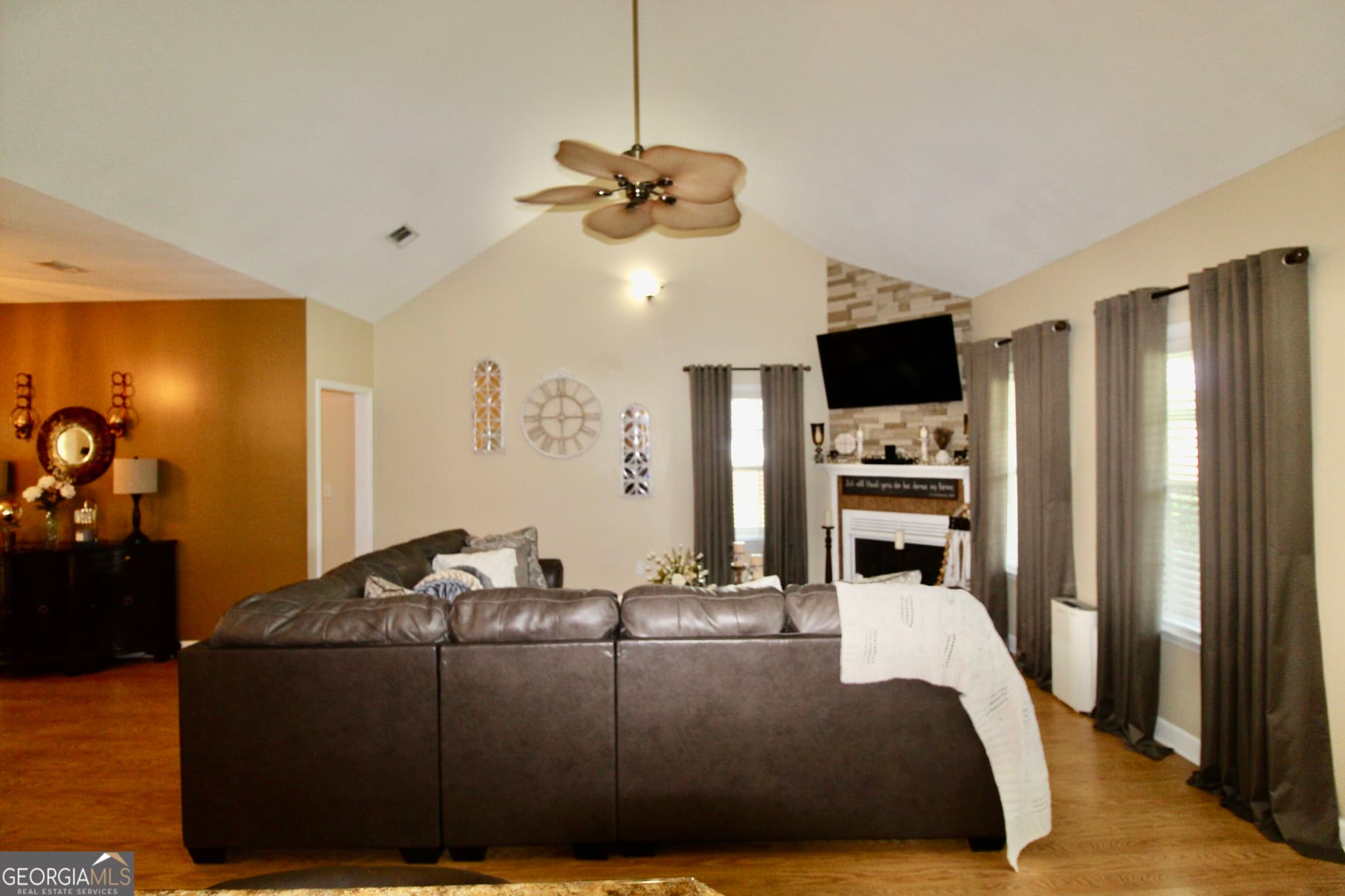 3 bedroom, 2 bathroom, 1,810 sq ft single family residence under contract at 3344 Possum Creek Road, Ray City, GA 31645 — photo 8