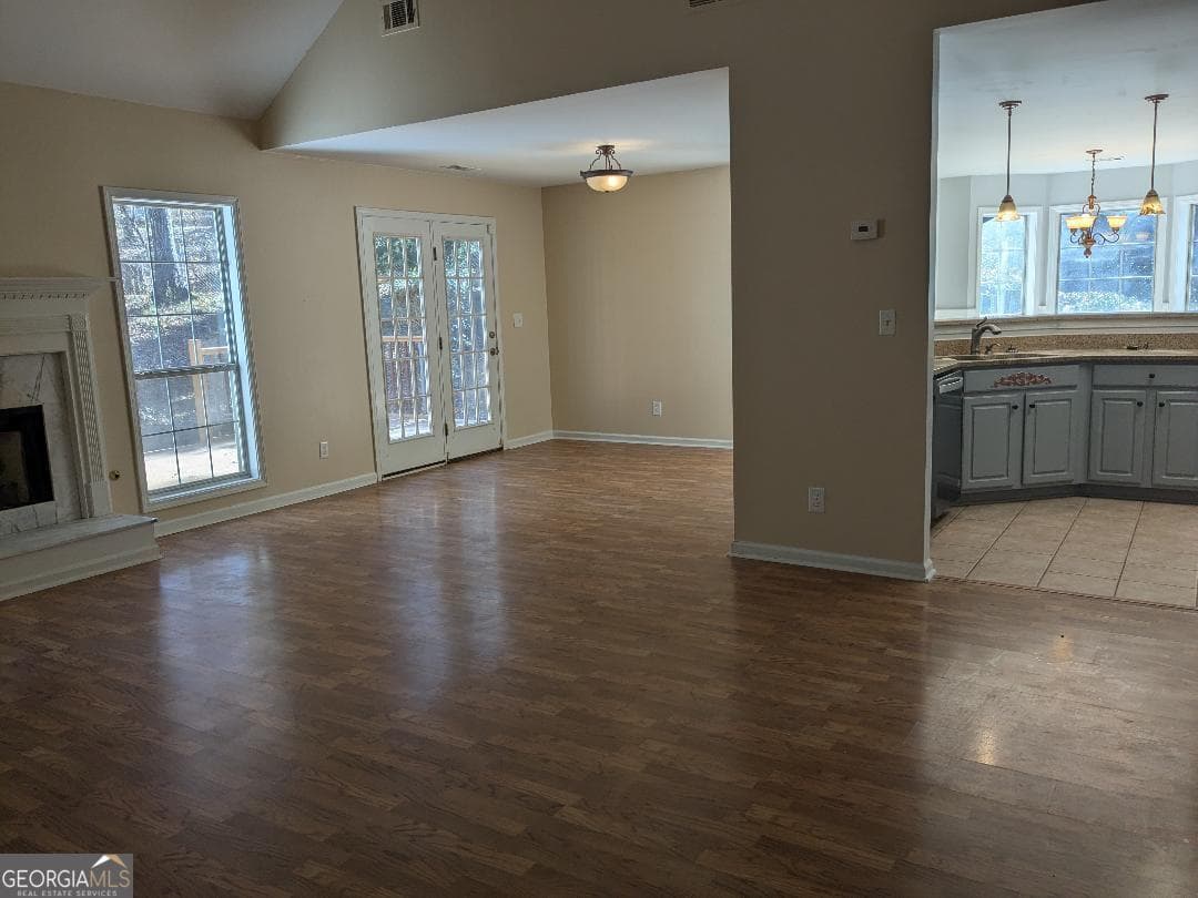 3 bedroom, 2 bathroom, 1,402 sq ft single family residence for sale at 35 Paces Landing Lane, Newnan, GA 30263 — photo 3