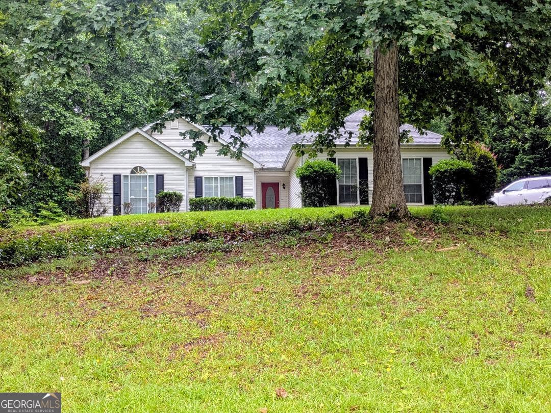 3 bedroom, 2 bathroom, 1,402 sq ft single family residence for sale at 35 Paces Landing Lane, Newnan, GA 30263 — photo 1 of 24