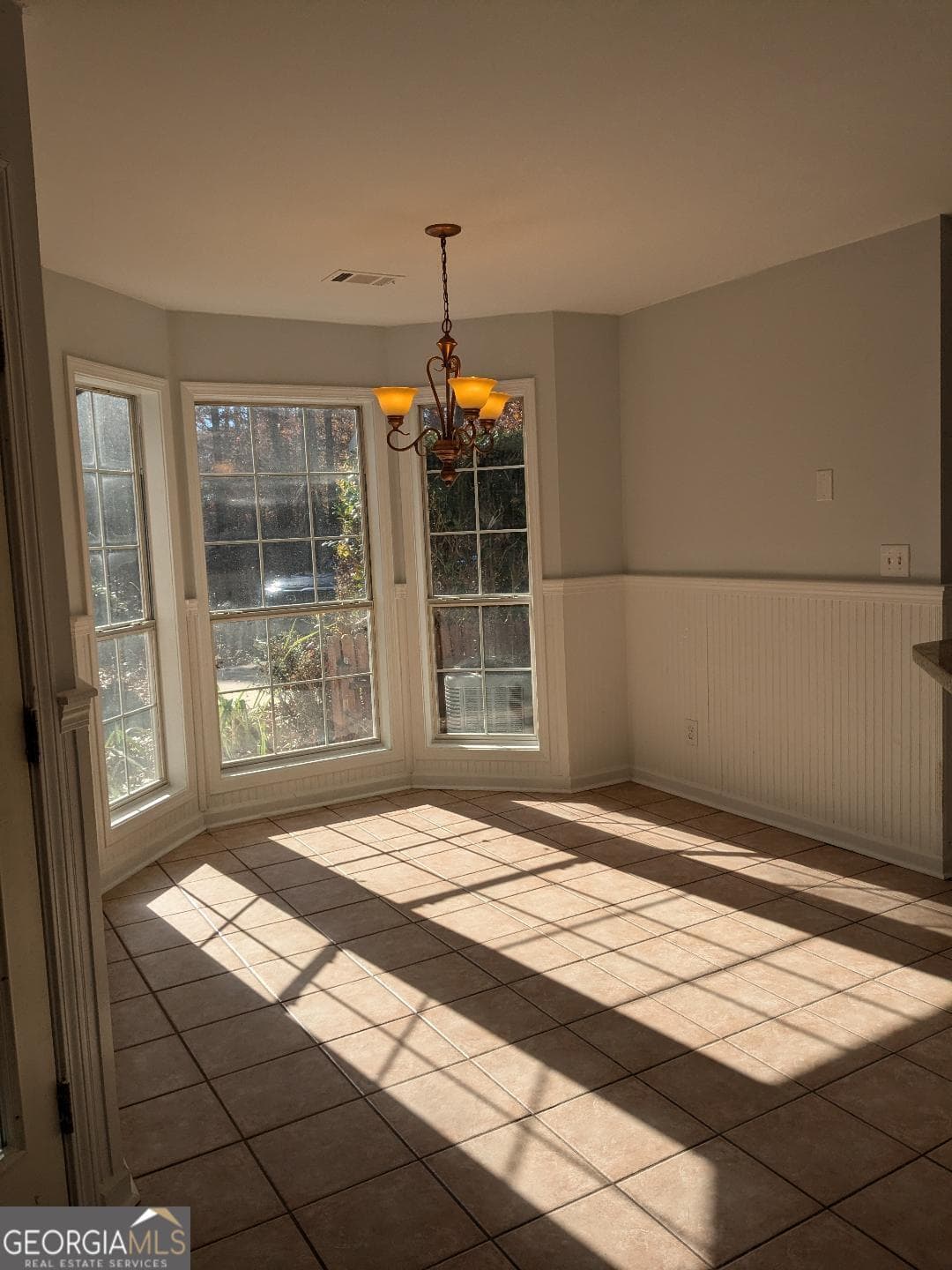 3 bedroom, 2 bathroom, 1,402 sq ft single family residence for sale at 35 Paces Landing Lane, Newnan, GA 30263 — photo 5
