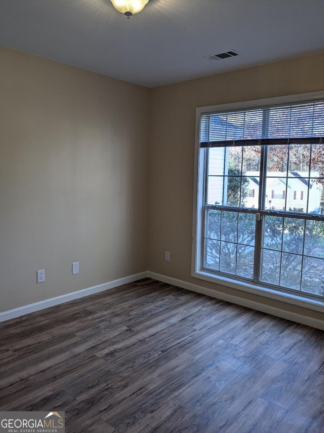 3 bedroom, 2 bathroom, 1,402 sq ft single family residence for sale at 35 Paces Landing Lane, Newnan, GA 30263 — photo 10