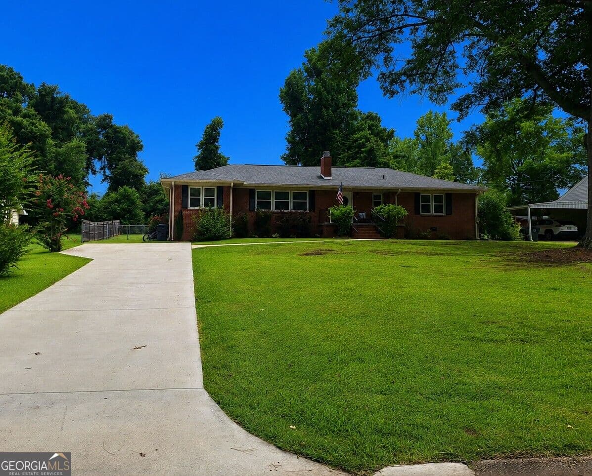 4 bedroom, 2 bathroom, 1,948 sq ft single family residence under contract at 503 Crestview Lane, Valley, AL 36854 — photo 2
