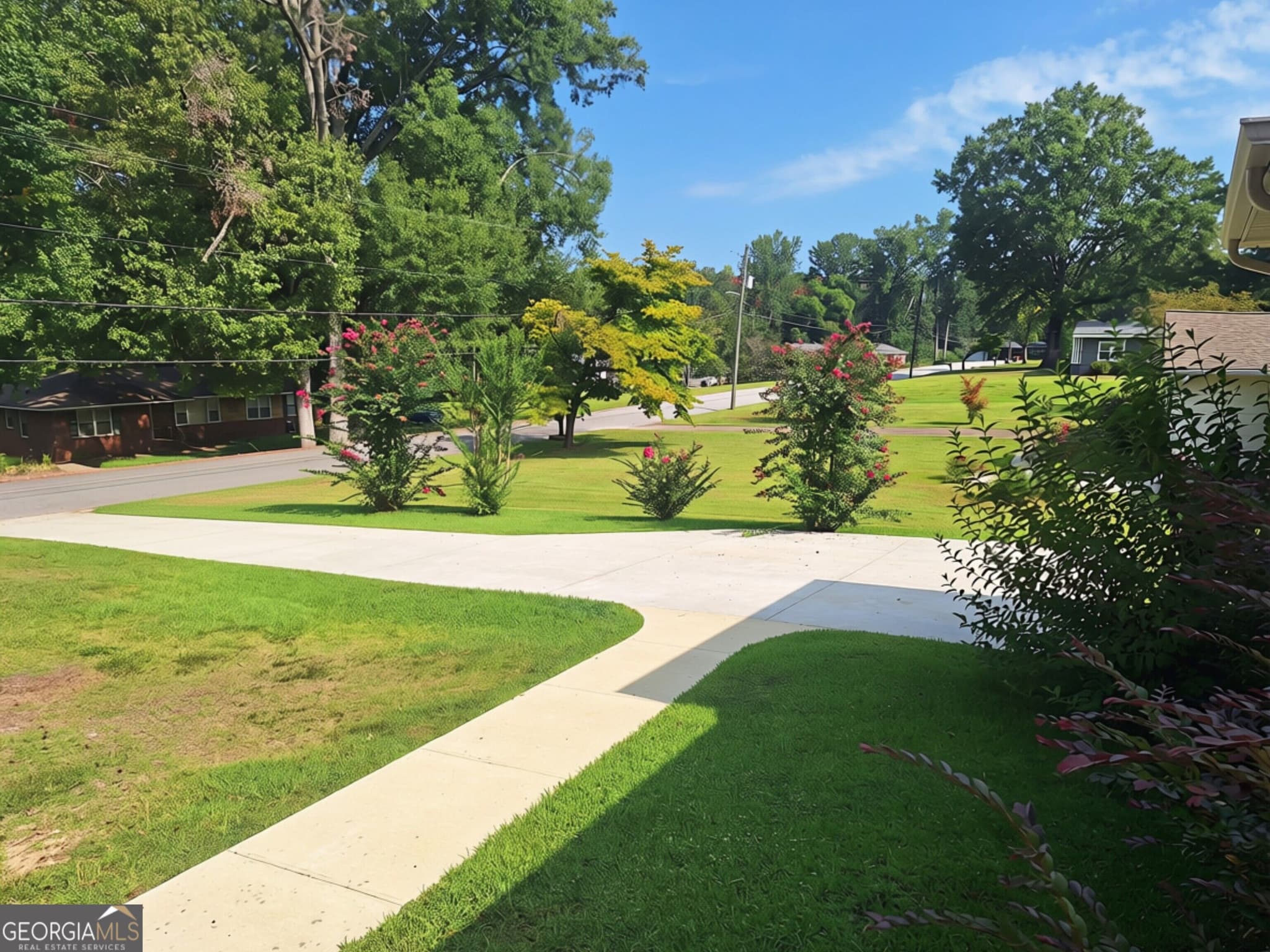 4 bedroom, 2 bathroom, 1,948 sq ft single family residence under contract at 503 Crestview Lane, Valley, AL 36854 — photo 7