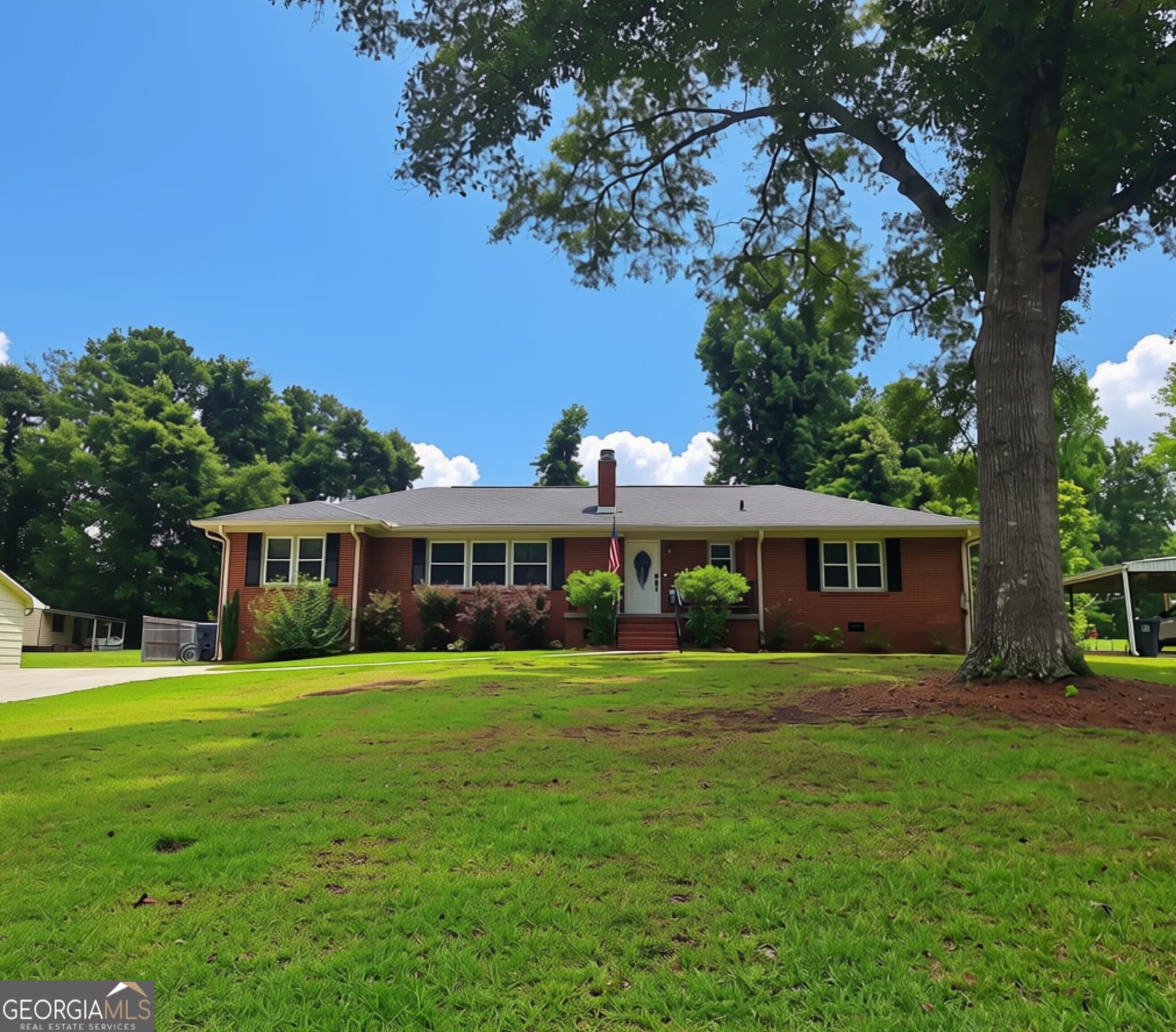 4 bedroom, 2 bathroom, 1,948 sq ft single family residence under contract at 503 Crestview Lane, Valley, AL 36854
