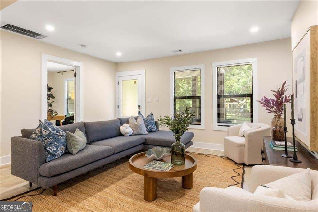3 bedroom, 3 bathroom, 1,800 sq ft single family residence for sale at 264 Haas Avenue, Atlanta, GA 30316 — photo 4