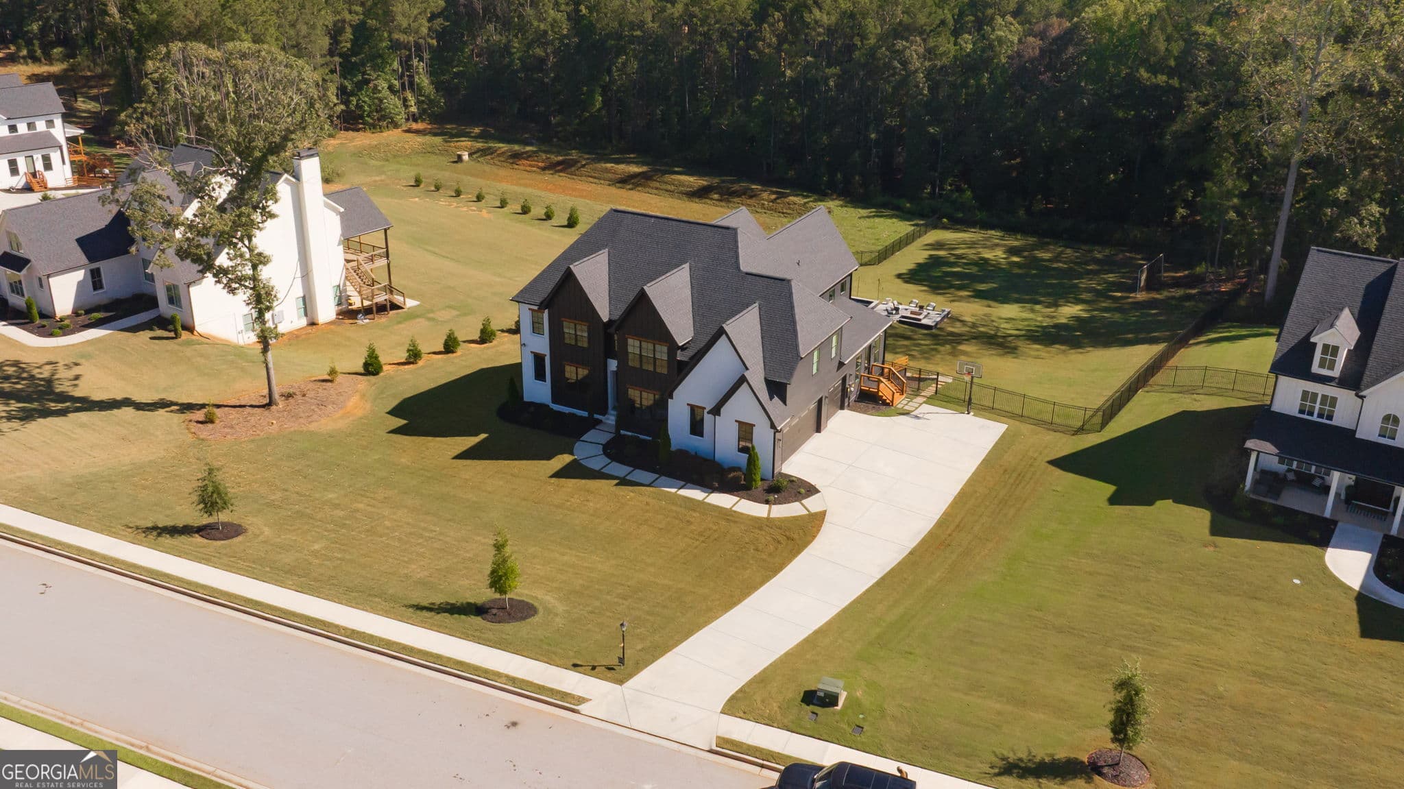 7 bedroom, 6 bathroom, 7,800 sq ft single family residence for sale at 200 Cicely Way, Tyrone, GA 30290 — photo 4