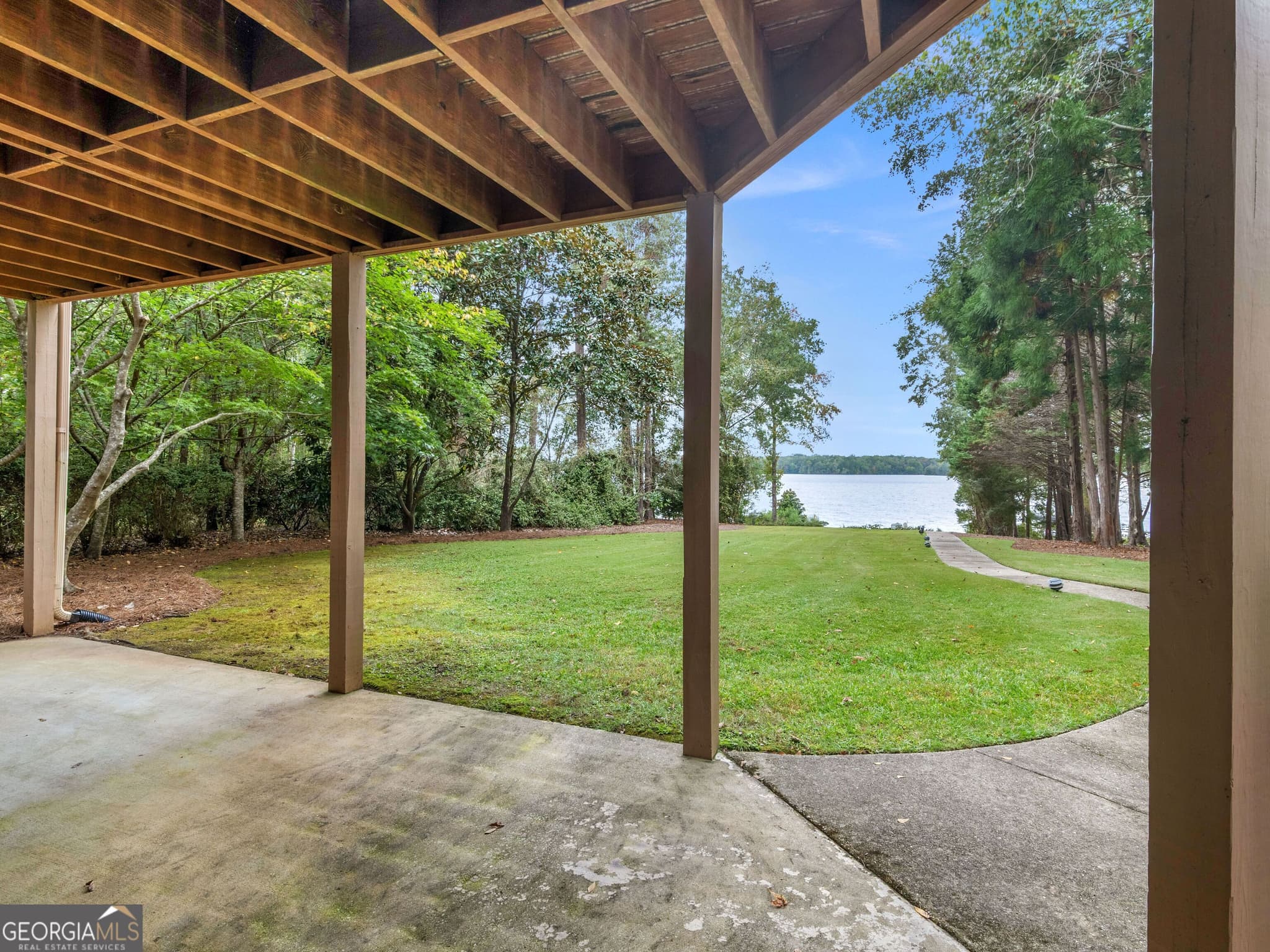 3 bedroom, 2.5 bathroom, 4,145 sq ft single family residence for sale at 117 N Rand Court, Eatonton, GA 31024 — photo 5
