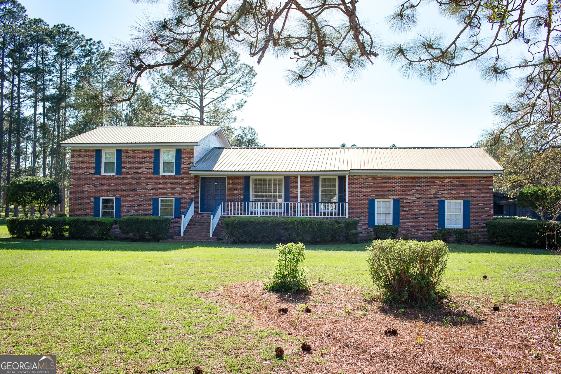 4 bedroom, 2 bathroom, 2,266 sq ft single family residence for sale at 2110 Ware Street, Blackshear, GA 31516 — photo 3