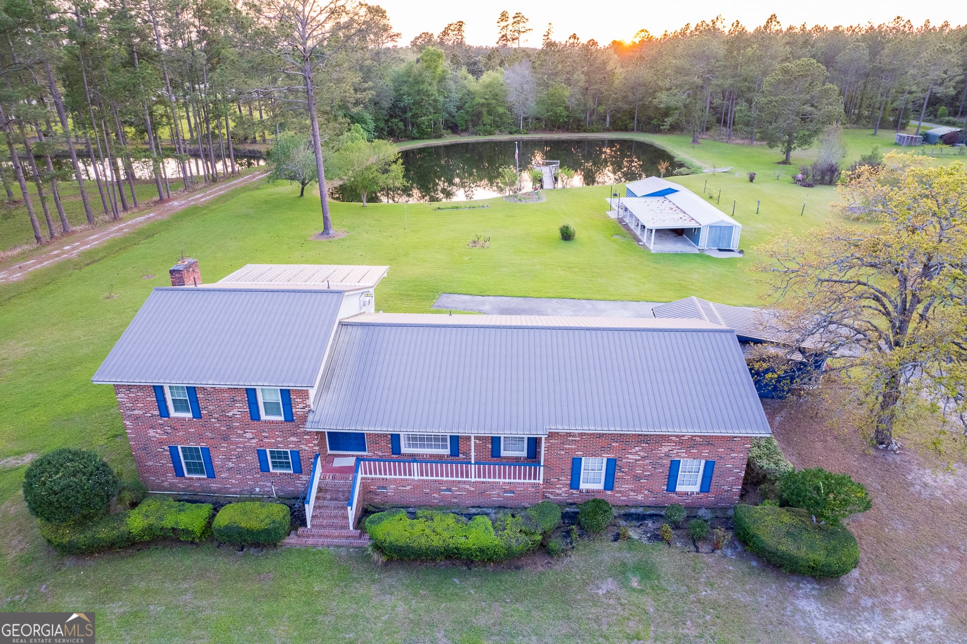 4 bedroom, 2 bathroom, 2,266 sq ft single family residence for sale at 2110 Ware Street, Blackshear, GA 31516