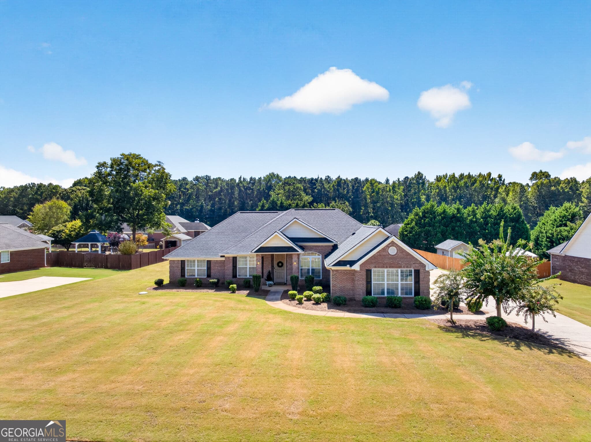 4 bedroom, 2 bathroom, 2,357 sq ft single family residence for sale at 121 Andrea Lane, Mcdonough, GA 30253 — photo 2