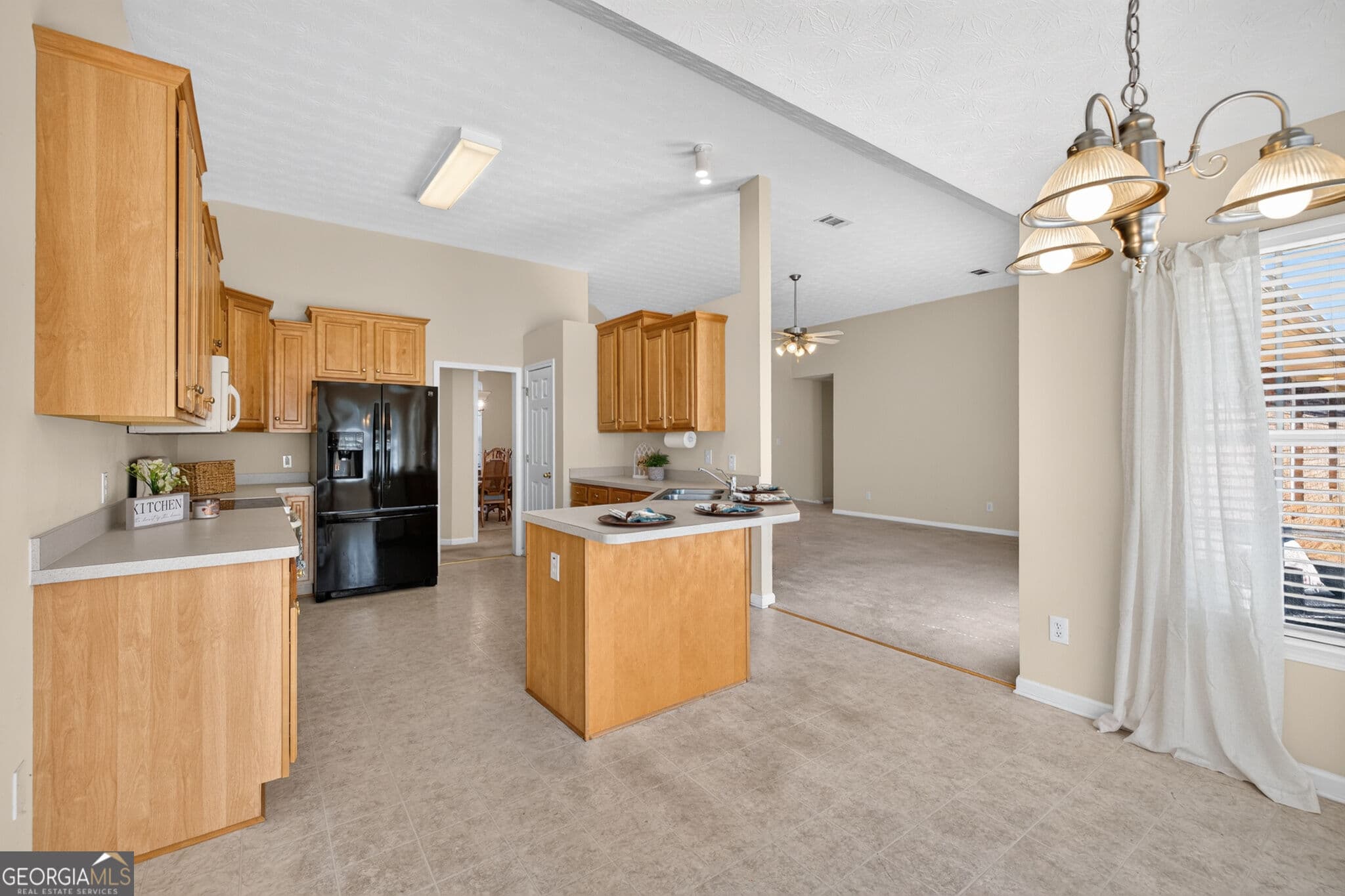 4 bedroom, 2 bathroom, 2,357 sq ft single family residence for sale at 121 Andrea Lane, Mcdonough, GA 30253 — photo 7