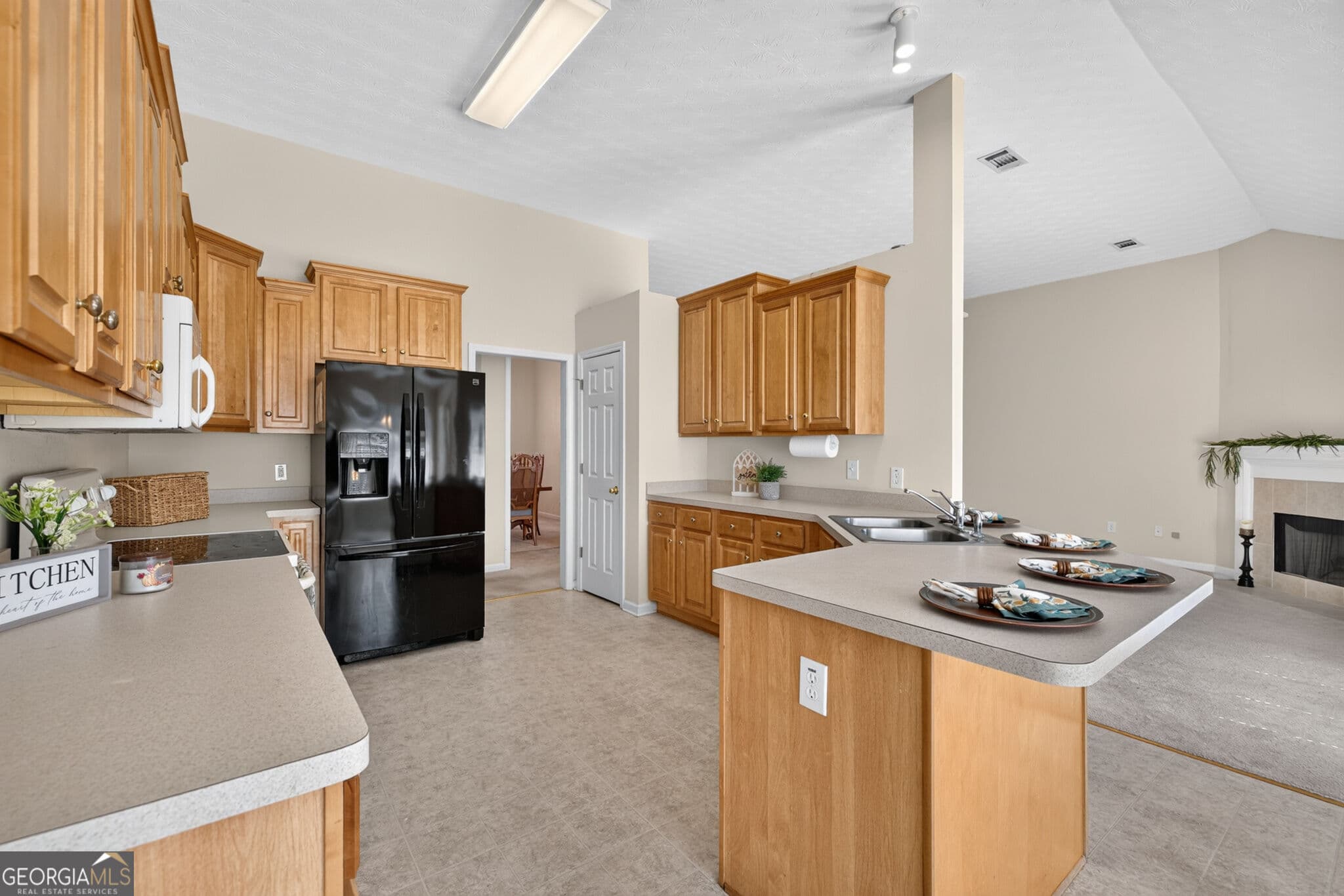 4 bedroom, 2 bathroom, 2,357 sq ft single family residence for sale at 121 Andrea Lane, Mcdonough, GA 30253 — photo 9