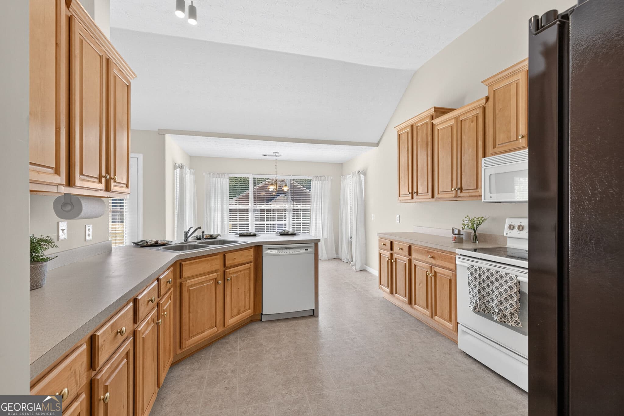 4 bedroom, 2 bathroom, 2,357 sq ft single family residence for sale at 121 Andrea Lane, Mcdonough, GA 30253 — photo 10