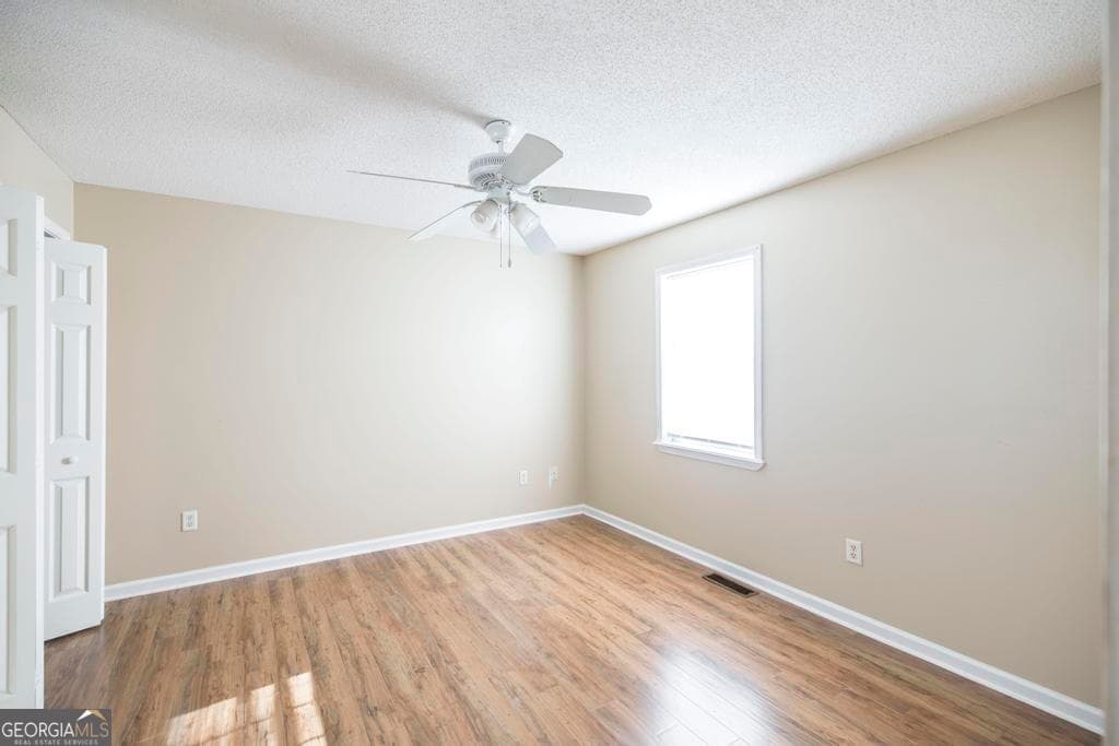 3 bedroom, 2 bathroom, 2,570 sq ft single family residence for sale at 1940 Barrington Drive, Dublin, GA 31021 — photo 8