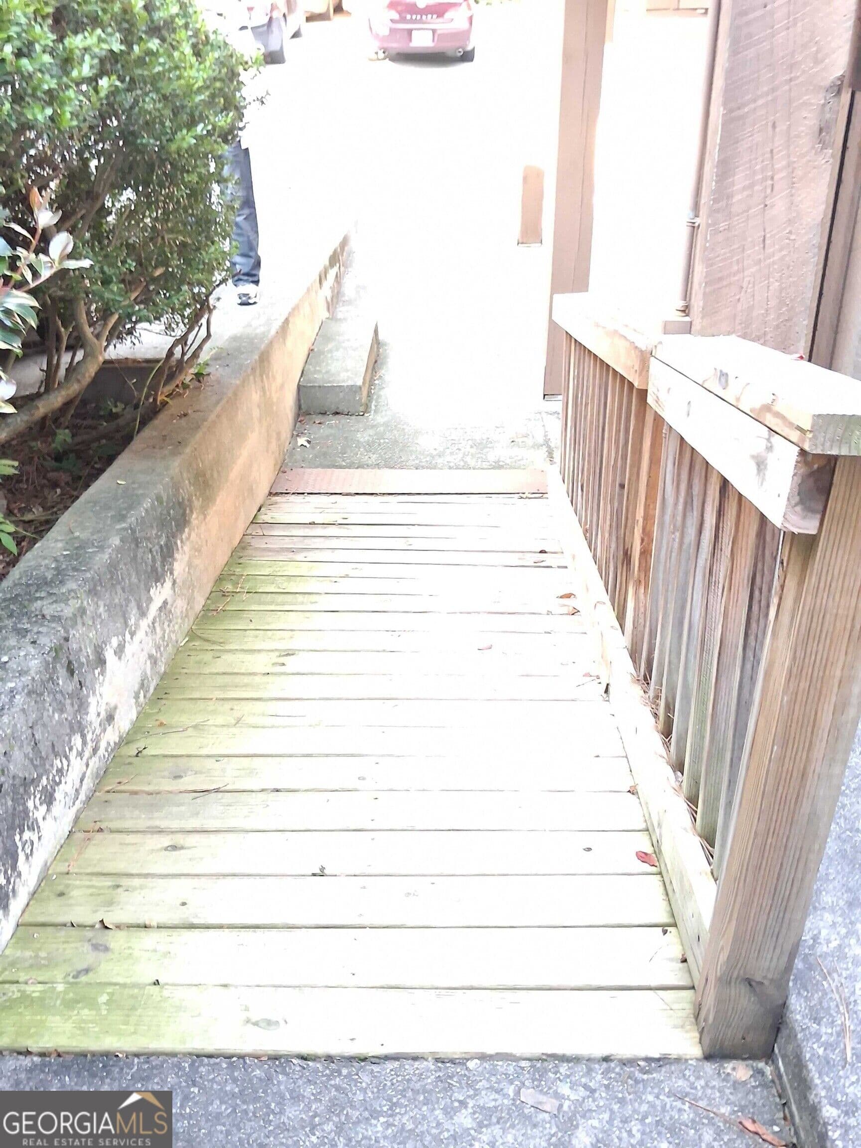 2 bedroom, 2.5 bathroom, 1,498 sq ft condominium for sale at 111 Willowick Drive, Lithonia, GA 30038 — photo 2