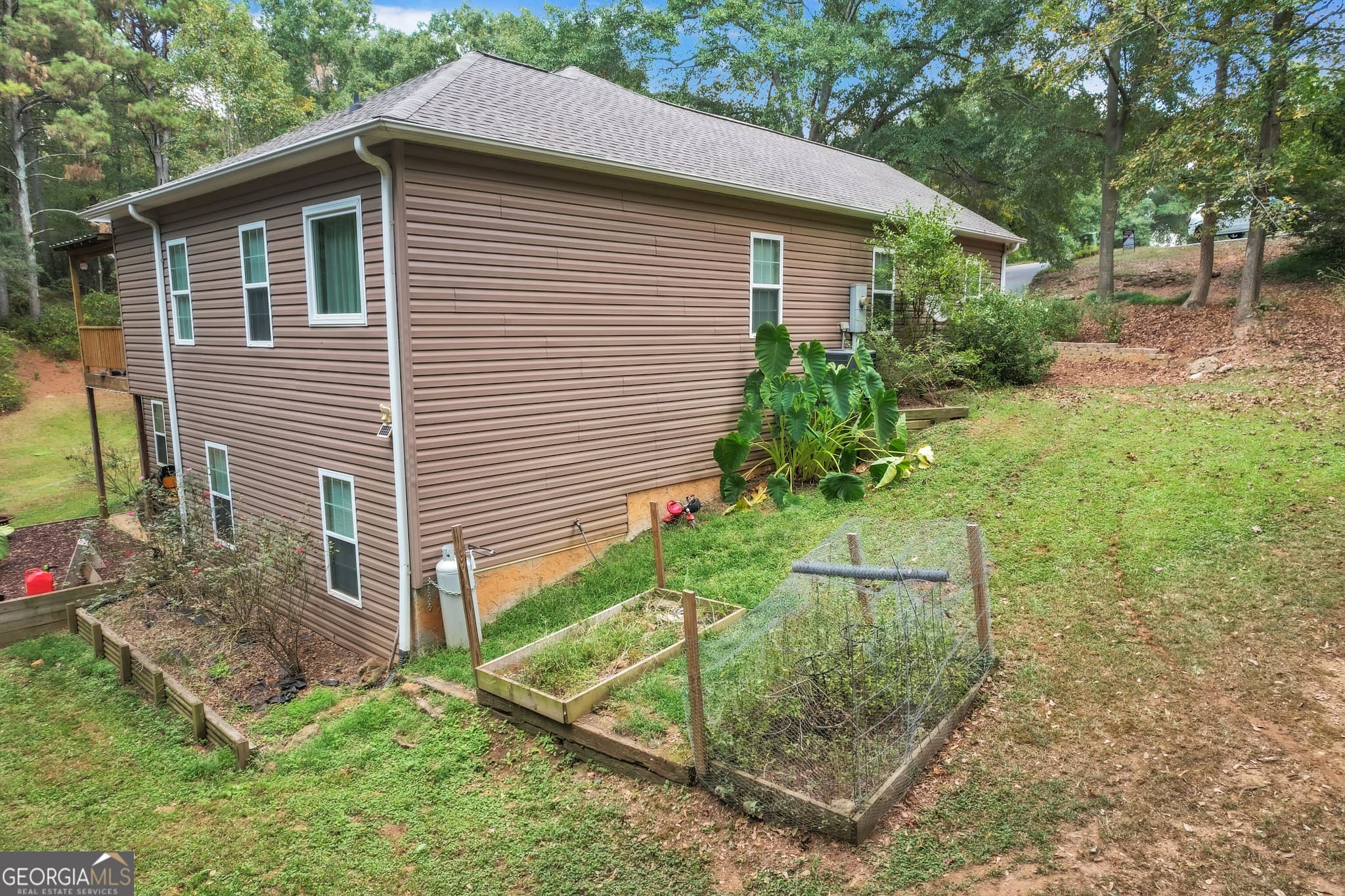 4 bedroom, 3 bathroom, 2,852 sq ft single family residence for sale at 378 Harper Lane, Royston, GA 30662 — photo 5