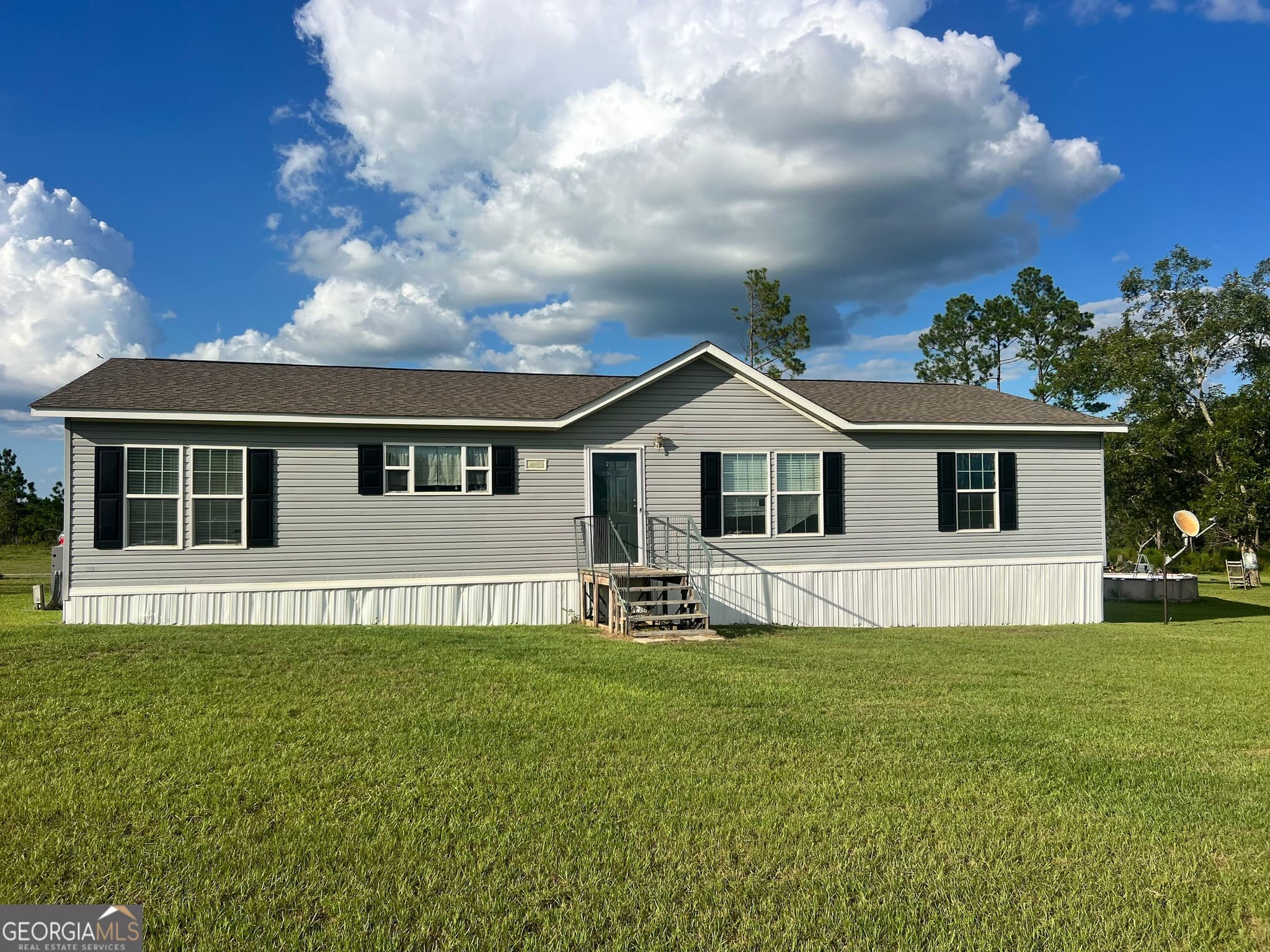 3 bedroom, 2 bathroom, 1,800 sq ft manufactured home,single family residence for sale at 695 Four Acre Road, Vidalia, GA 30474 — photo 1 of 21