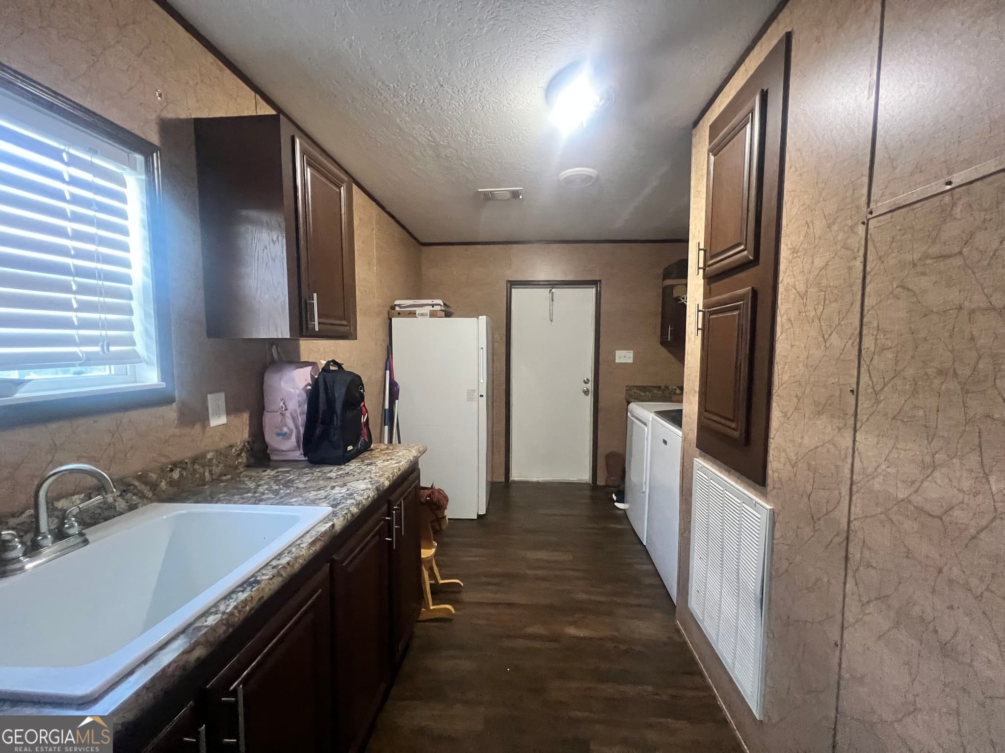 3 bedroom, 2 bathroom, 1,800 sq ft manufactured home,single family residence for sale at 695 Four Acre Road, Vidalia, GA 30474 — photo 5