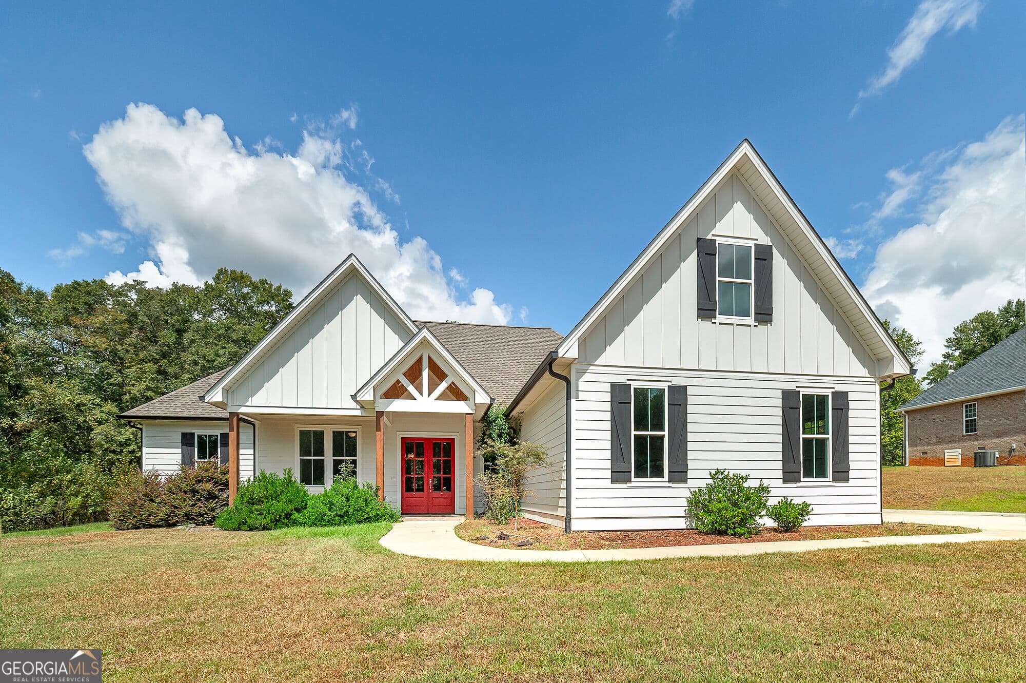 4 bedroom, 3.5 bathroom, 3,080 sq ft single family residence for sale at 194 High Bluff Court, Milledgeville, GA 31061 — photo 2