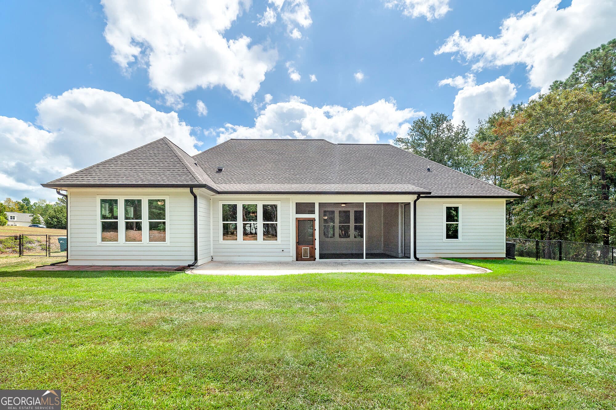 4 bedroom, 3.5 bathroom, 3,080 sq ft single family residence for sale at 194 High Bluff Court, Milledgeville, GA 31061 — photo 5
