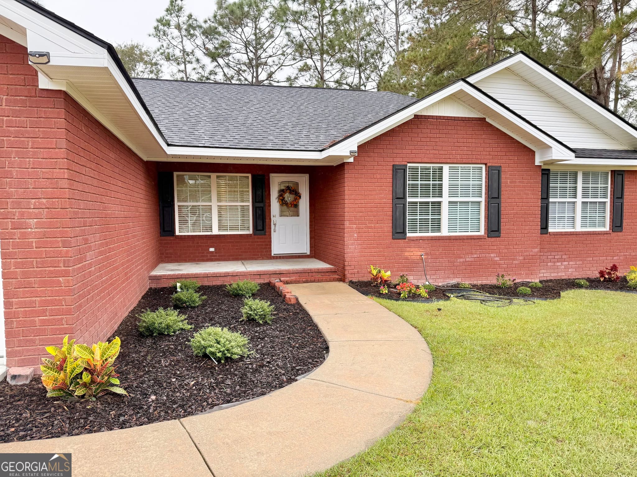 3 bedroom, 2 bathroom, 1,958 sq ft single family residence for sale at 206 Willow Drive, Glennville, GA 30427 — photo 5
