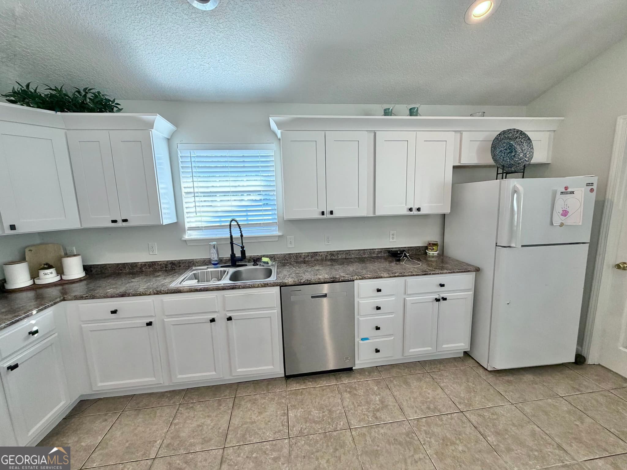 3 bedroom, 2 bathroom, 1,958 sq ft single family residence for sale at 206 Willow Drive, Glennville, GA 30427 — photo 10