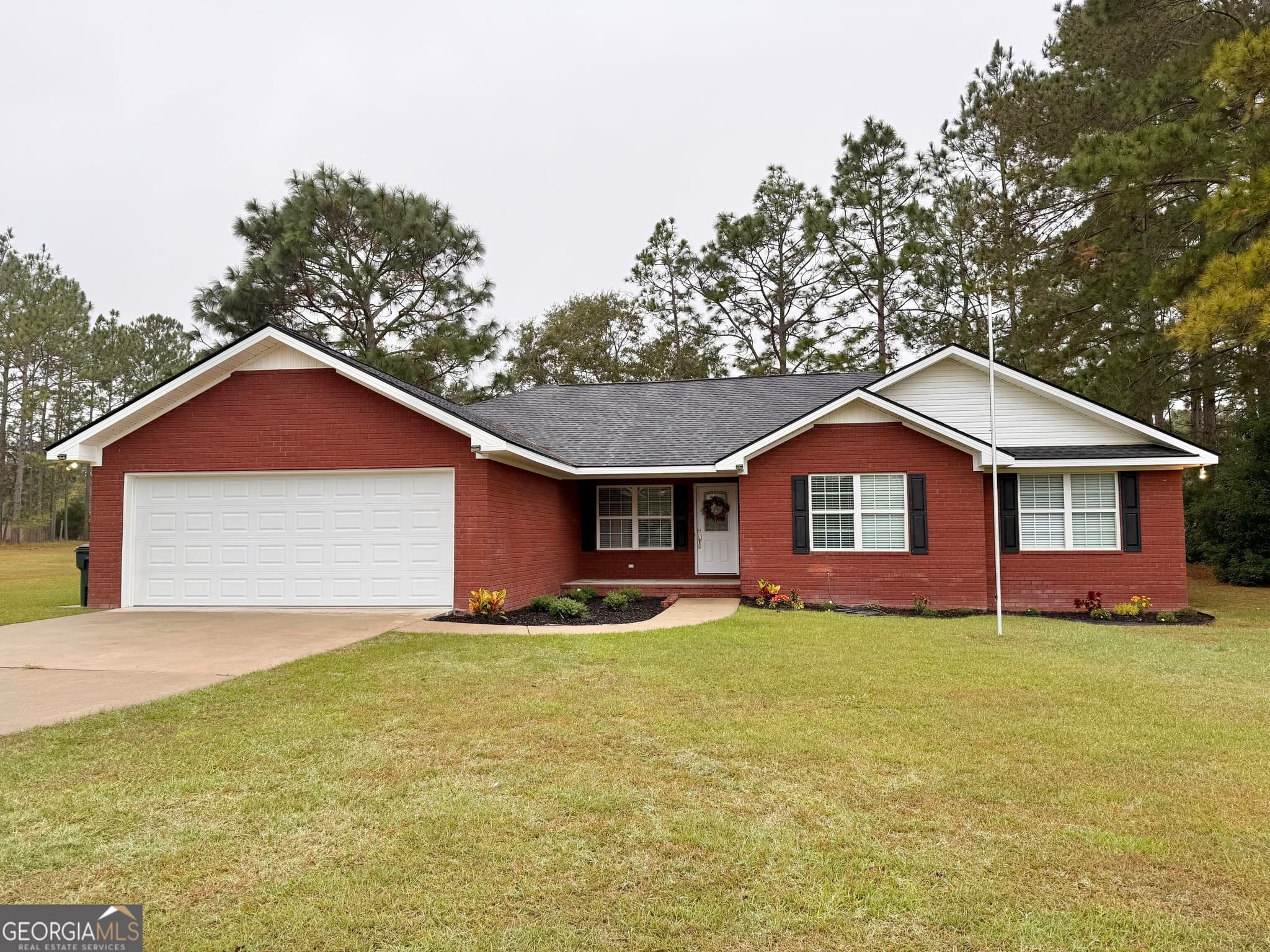 3 bedroom, 2 bathroom, 1,958 sq ft single family residence for sale at 206 Willow Drive, Glennville, GA 30427 — photo 4