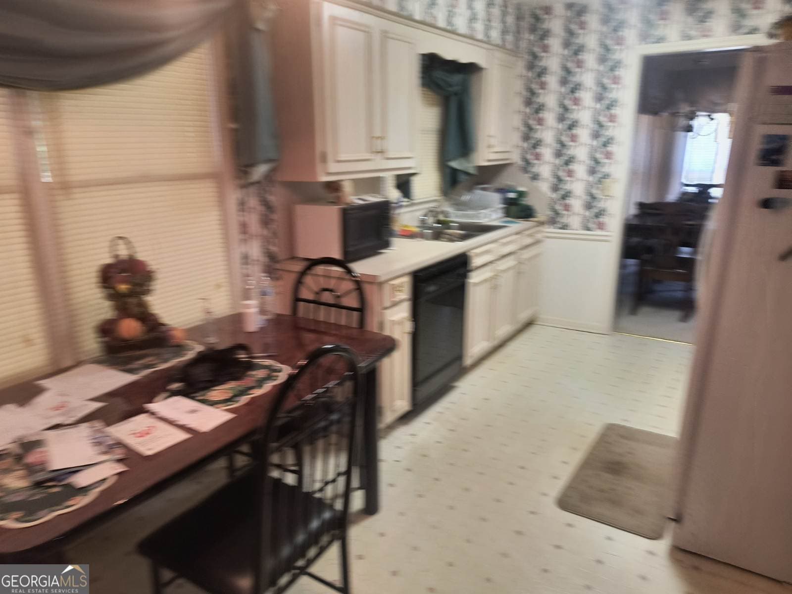 3 bedroom, 2 bathroom, 1,479 sq ft single family residence for sale at 4999 Aaron Drive, Columbus, GA 31907 — photo 3