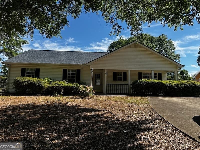 3 bedroom, 2 bathroom, 1,312 sq ft single family residence sold at 438 Brookstone Drive, Lagrange, GA 30241