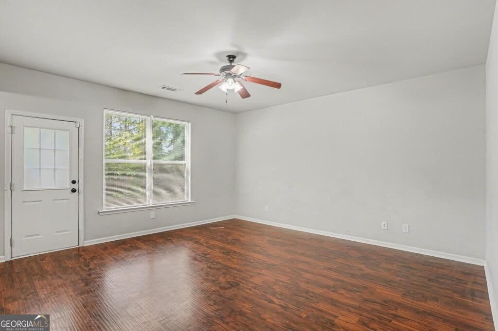 4 bedroom, 2.5 bathroom single family residence for rent at 1517 Arbor Place Drive, Morrow, GA 30260 for $2,275 a month — photo 6