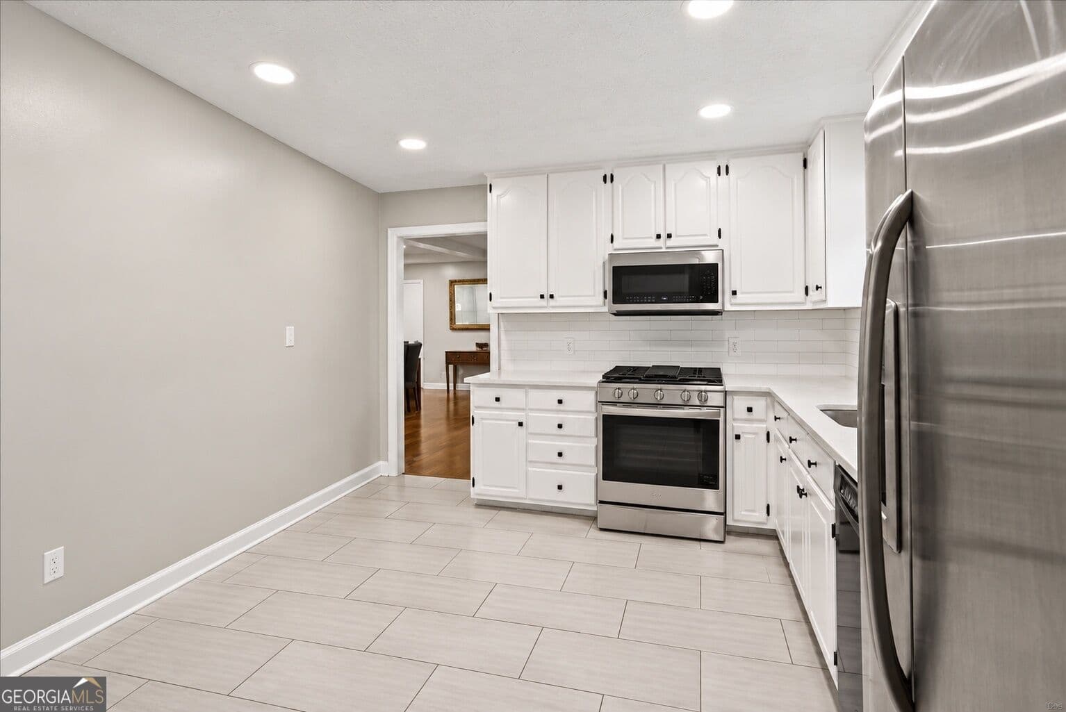 3 bedroom, 2 bathroom, 1,797 sq ft single family residence for sale at 2751 Ben Hill Road, Atlanta, GA 30344 — photo 10